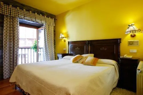 Photo of the whole room, Bed in La Casona de Pío