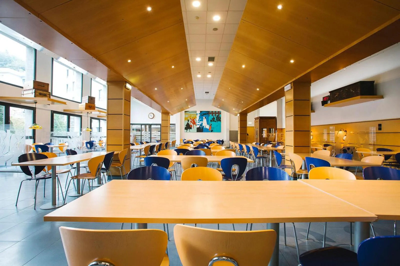 Restaurant/places to eat in Olarain