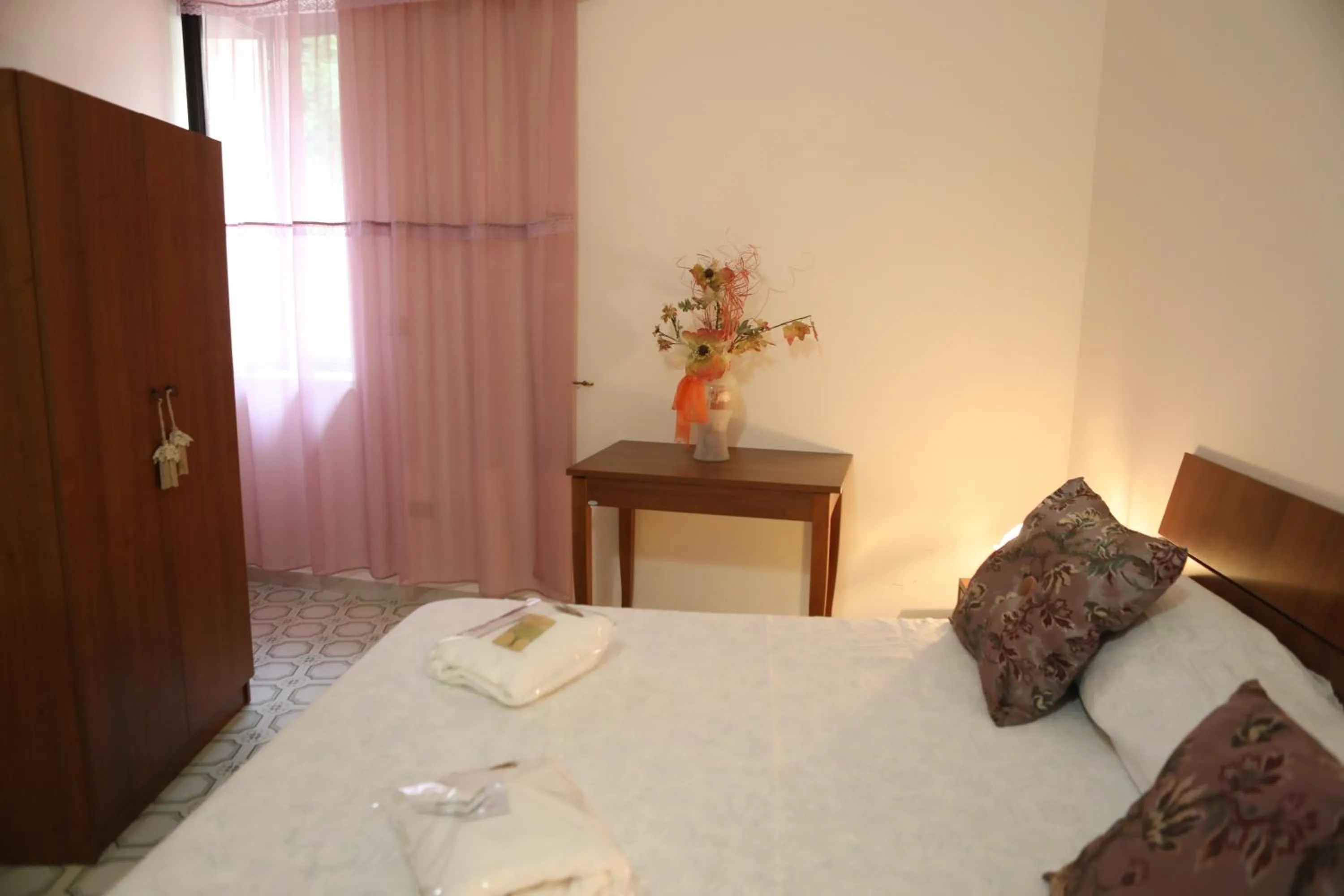 Photo of the whole room, Bed in Alle Antiche Mura