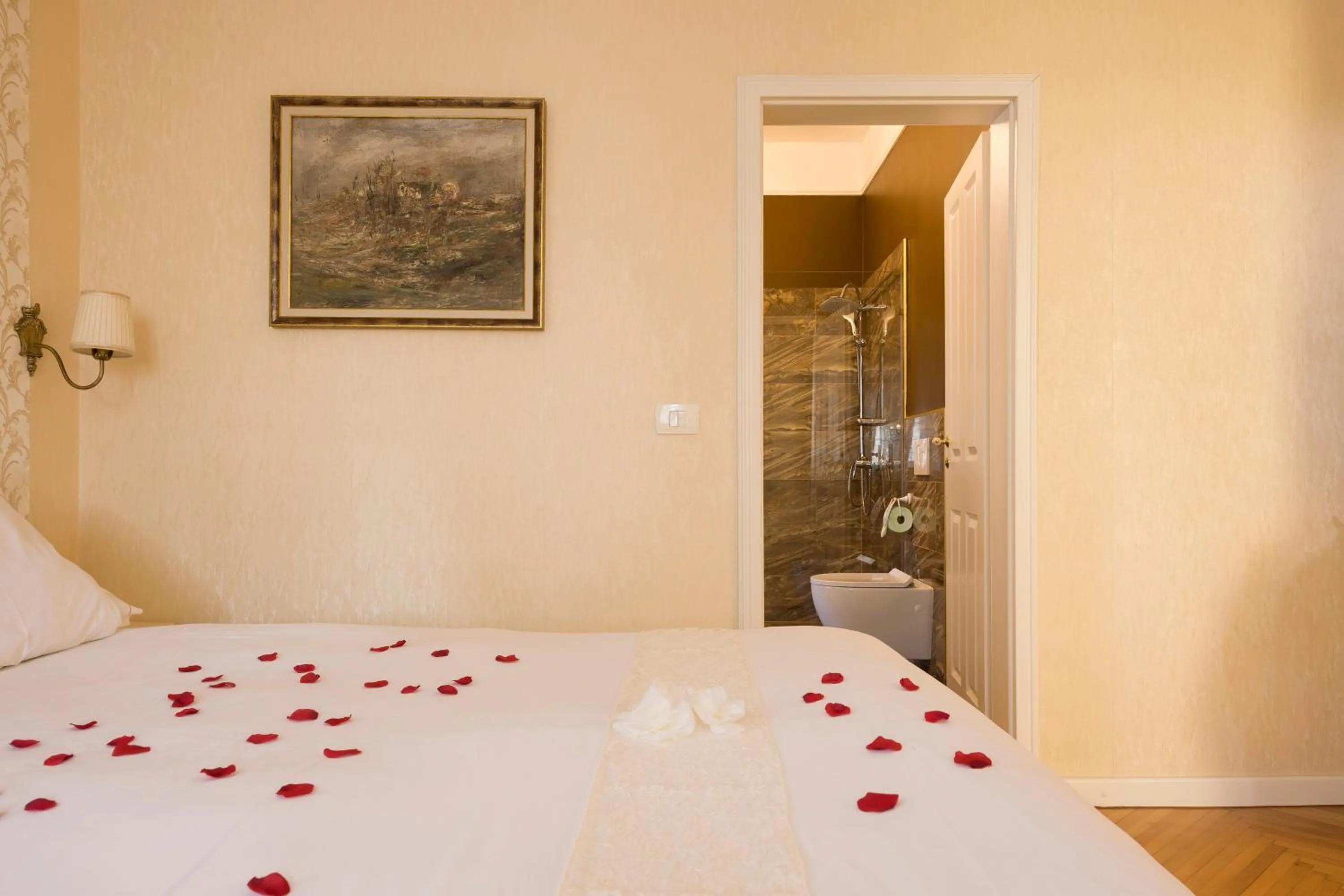 Bathroom, Bed in Benecanka Casa Veneziana Piran