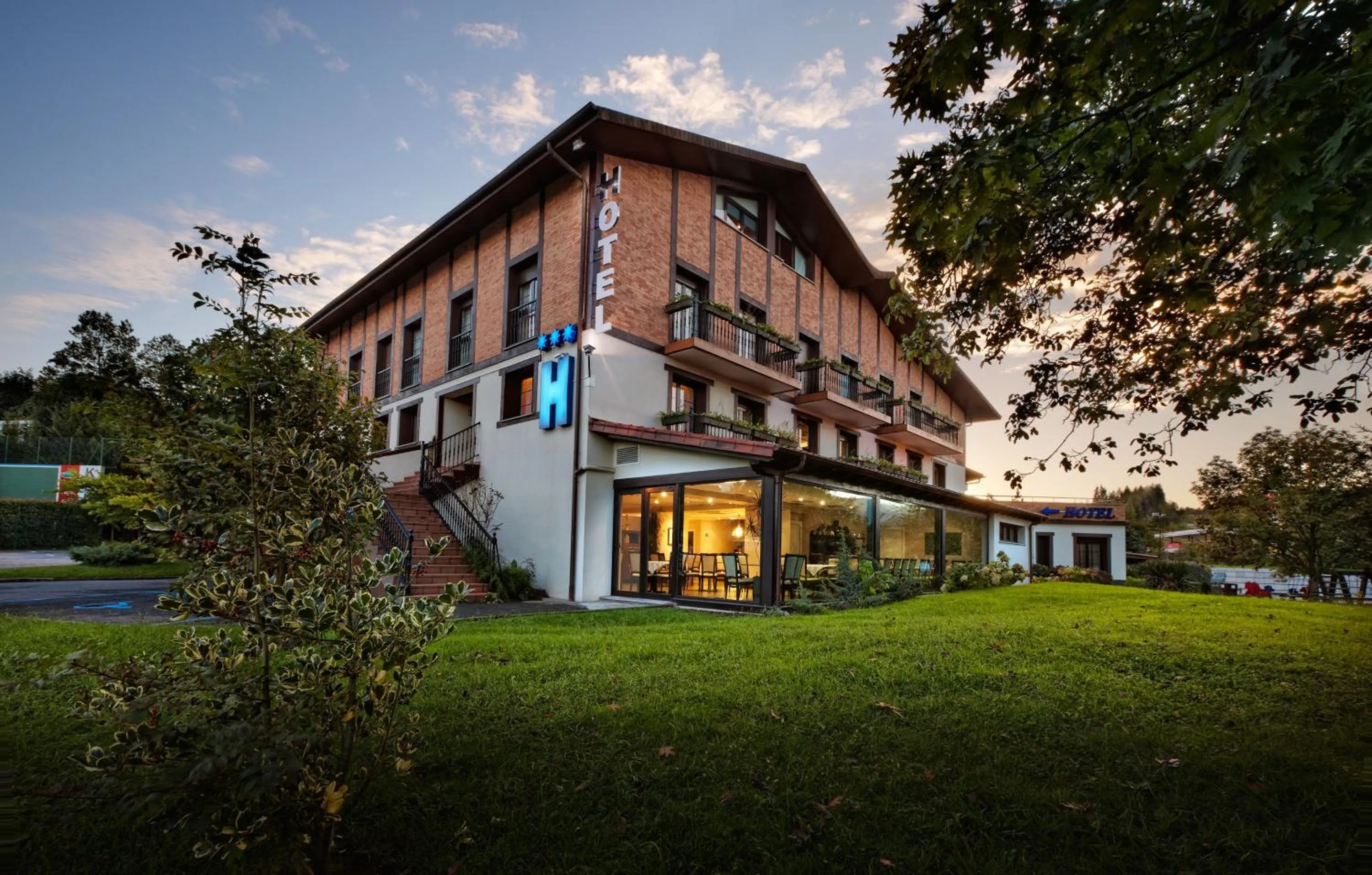 Facade/entrance in Atalaia