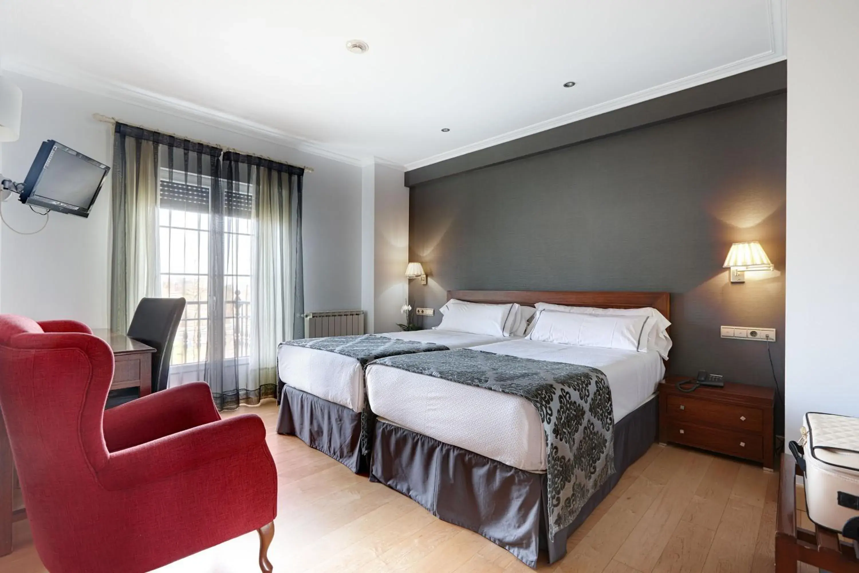 Classic Twin Room in Atalaia Classic Twin Room in Atalaia