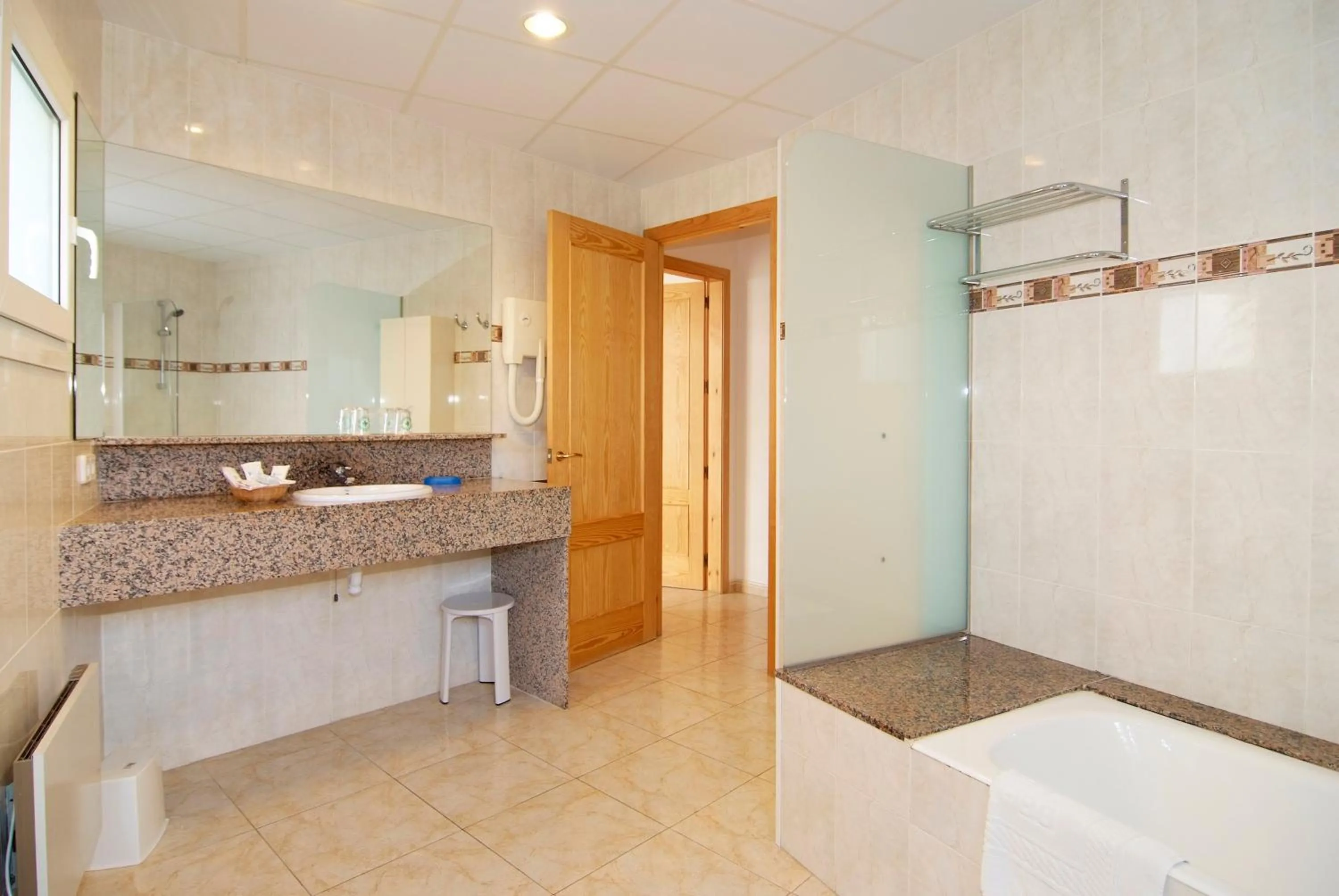 Bathroom in Hotel Port-Bo