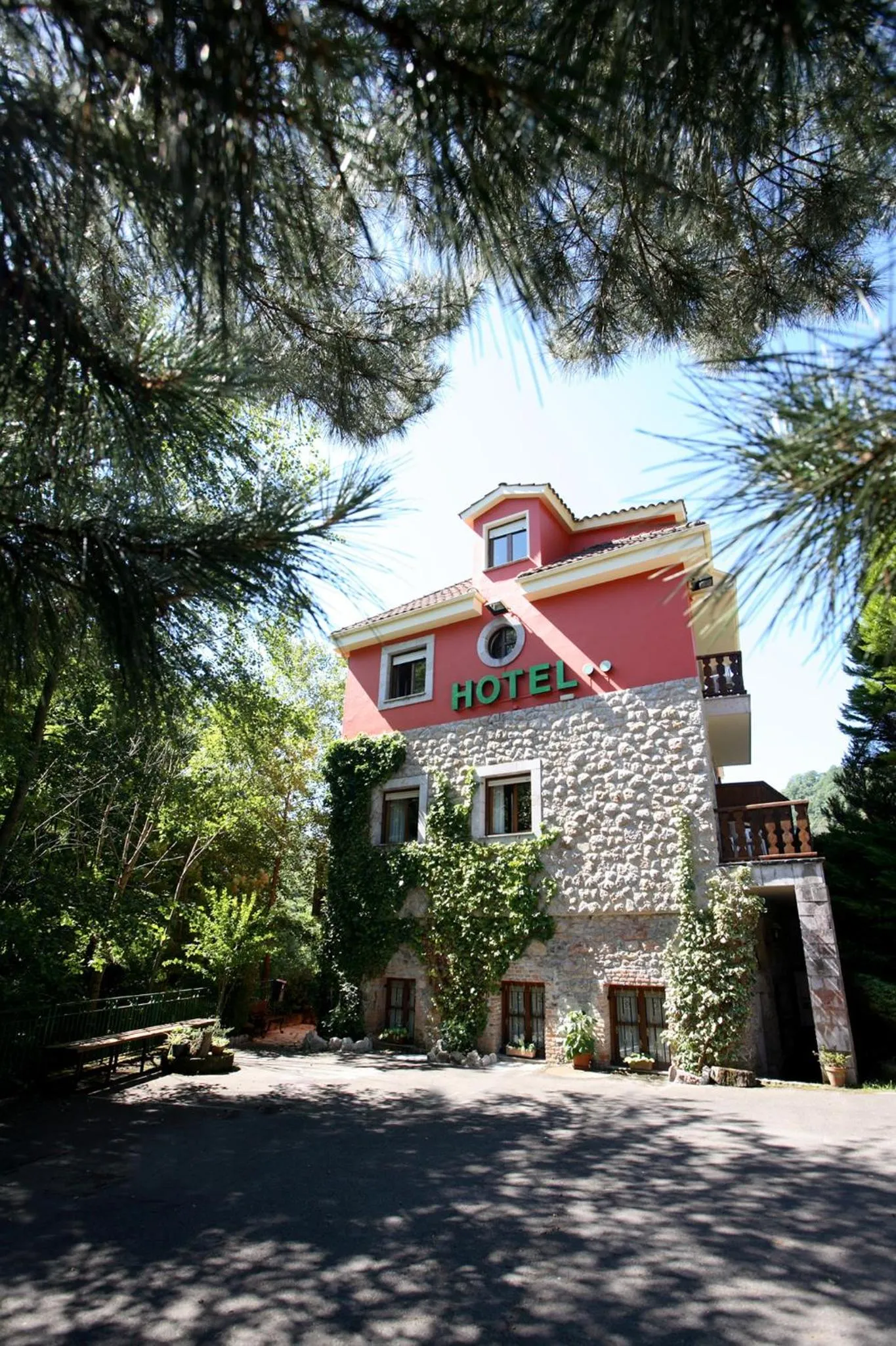 Facade/entrance in Hotel Rural El Molino