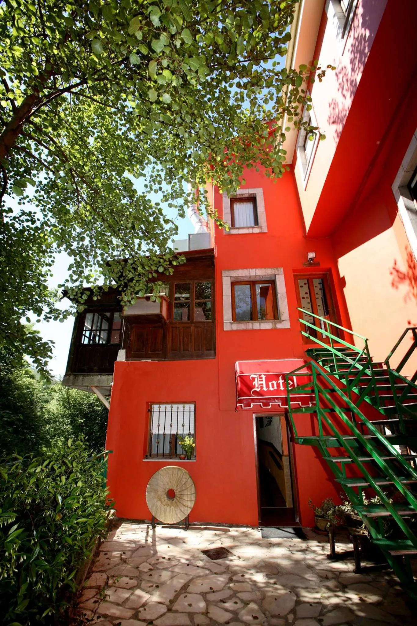 Facade/entrance in Hotel Rural El Molino