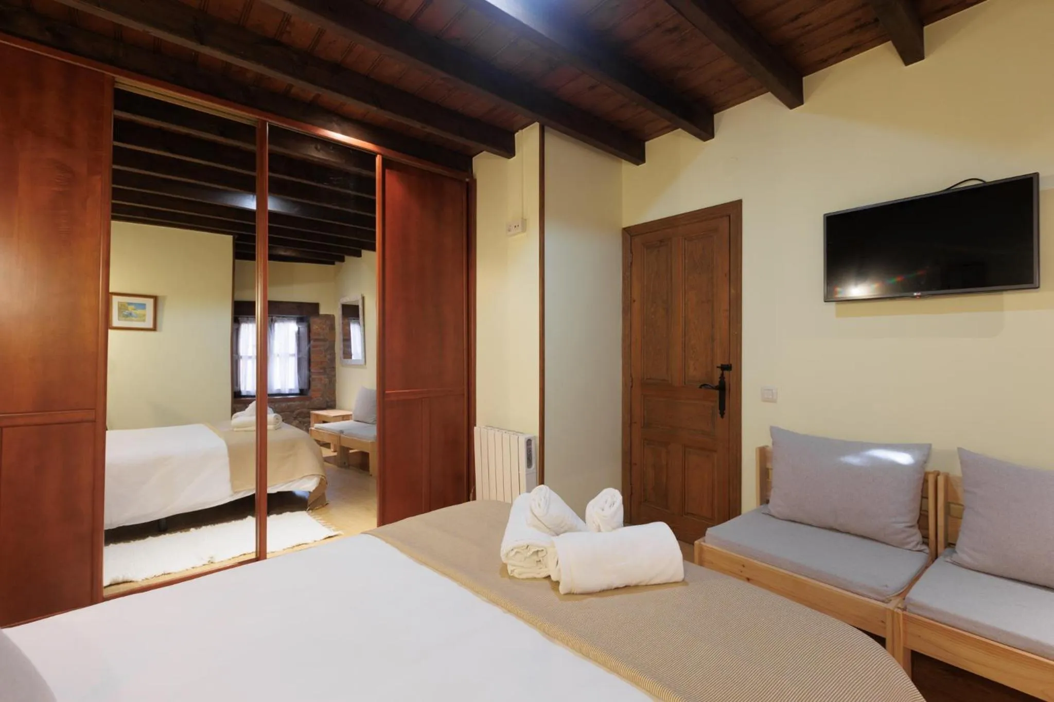 Bedroom, Bed in Hotel Rural El Molino