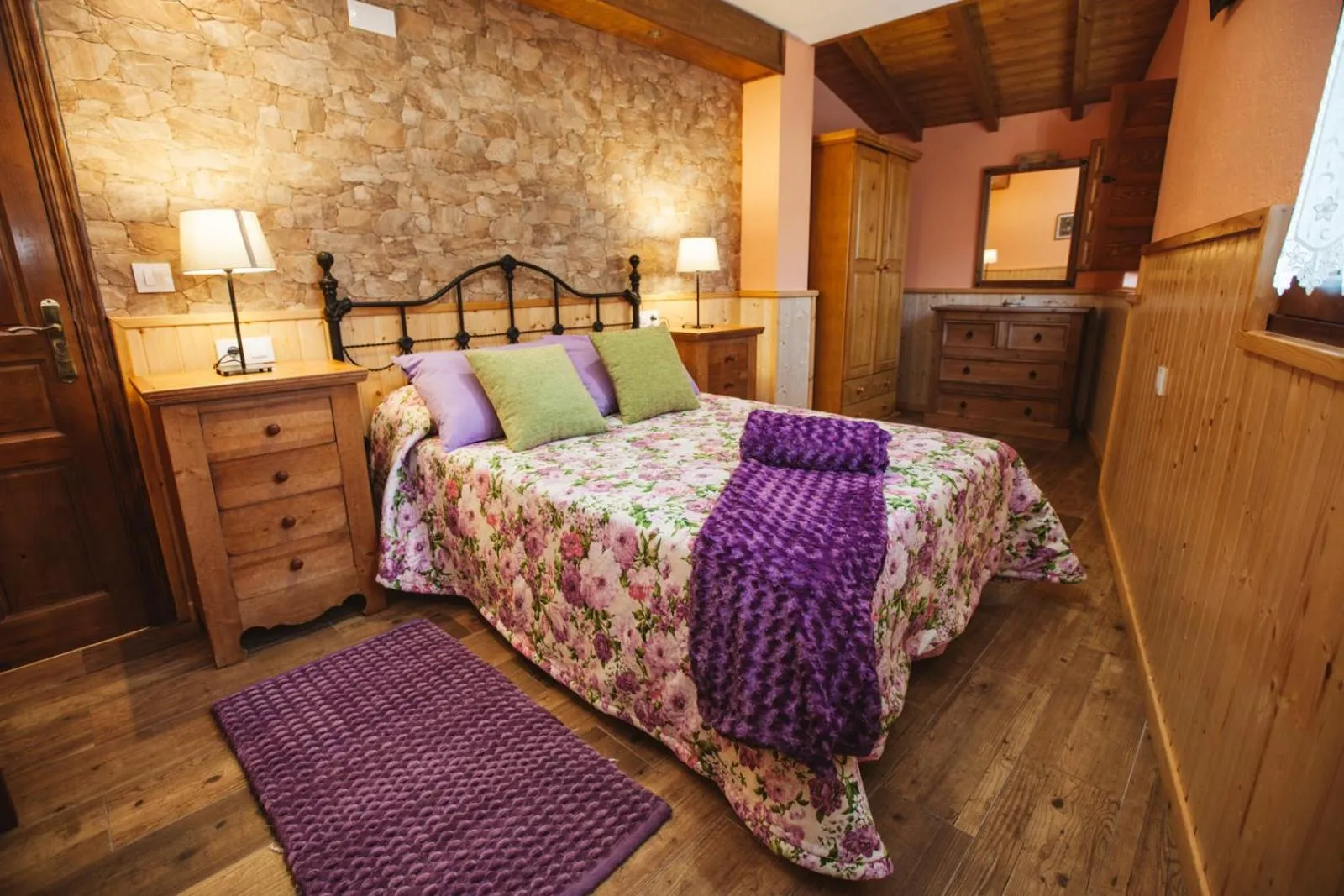 Photo of the whole room, Bed in Hotel Rural El Molino