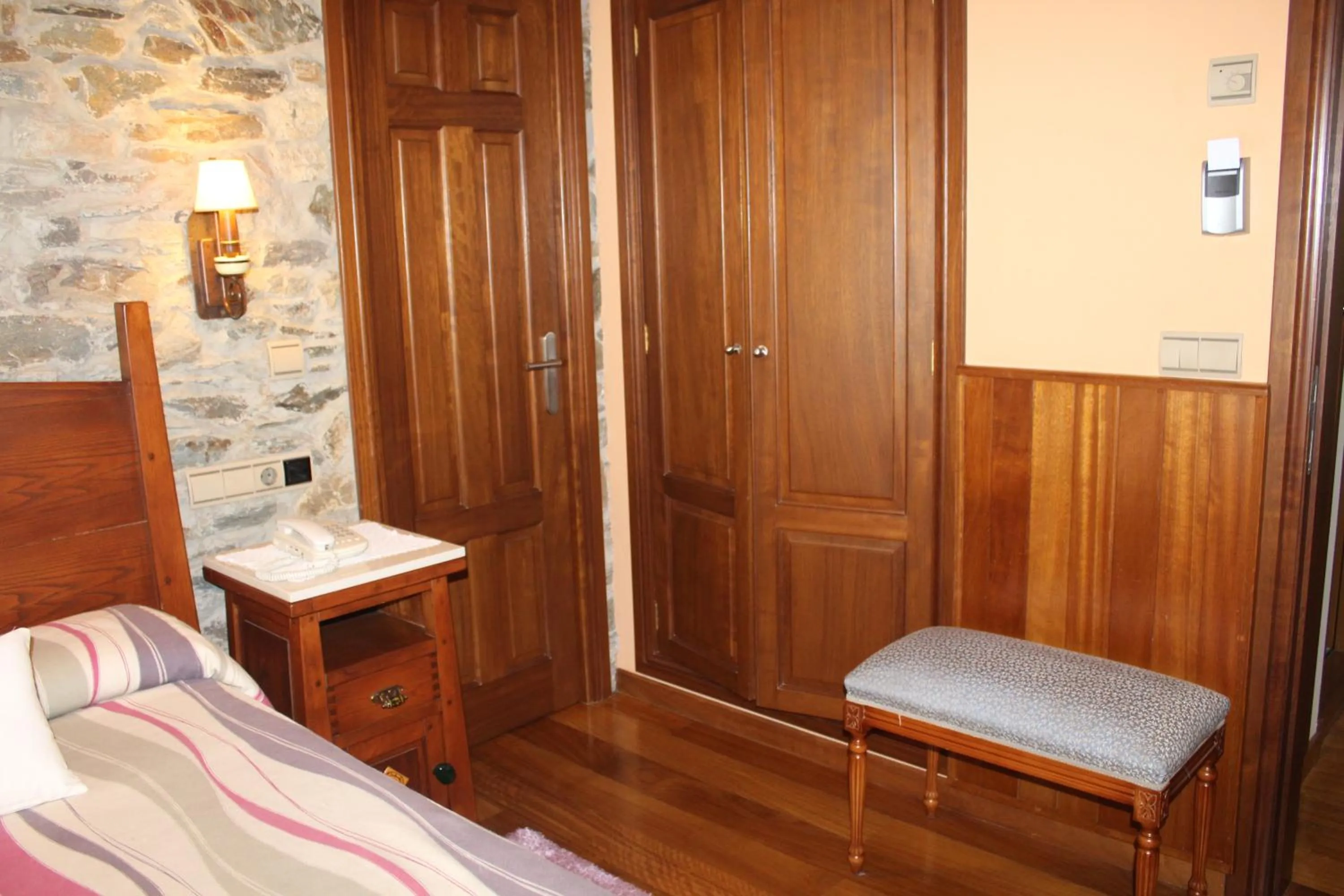 Decorative detail, Bed in Hotel Casa Prendes