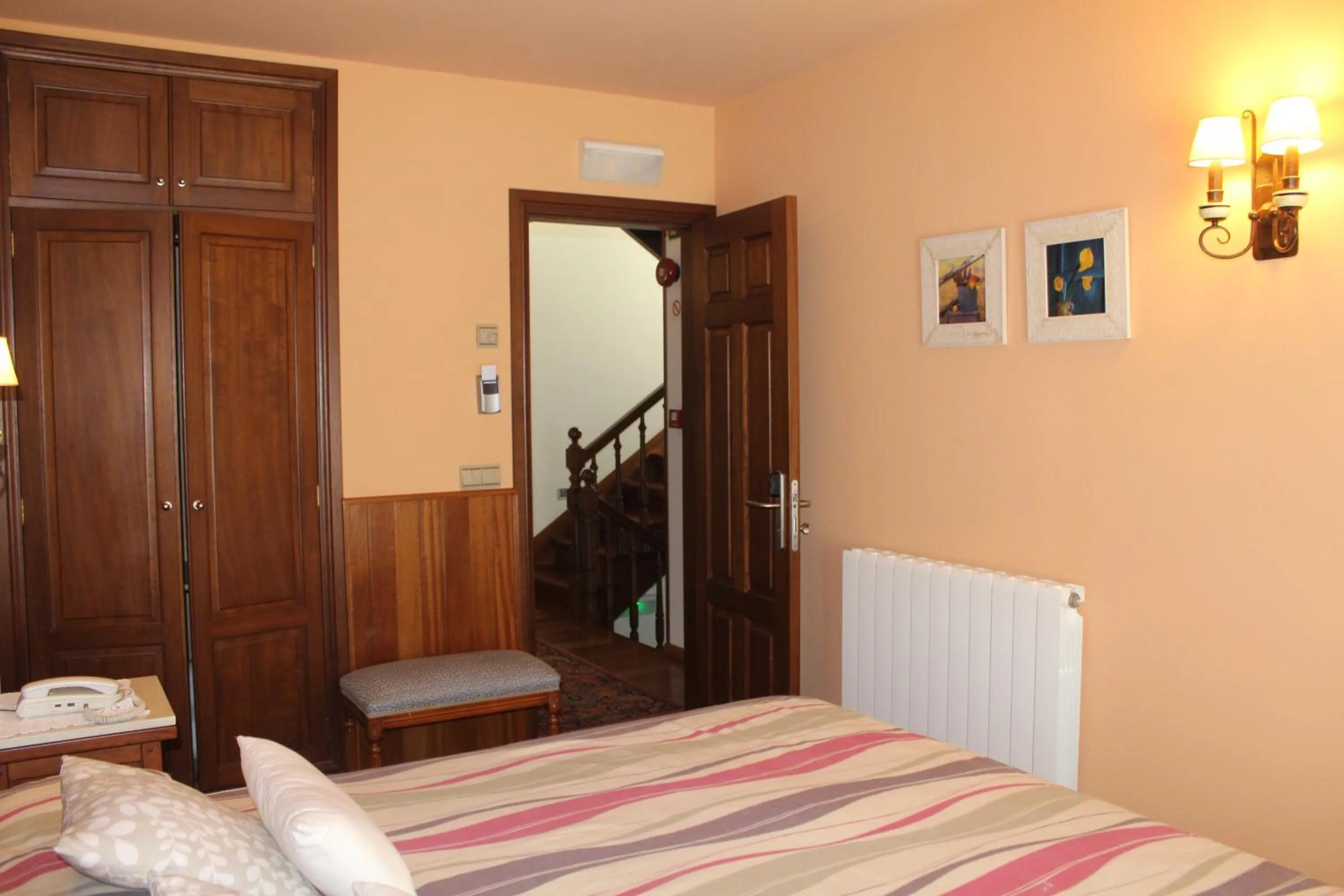 Photo of the whole room, Bed in Hotel Casa Prendes