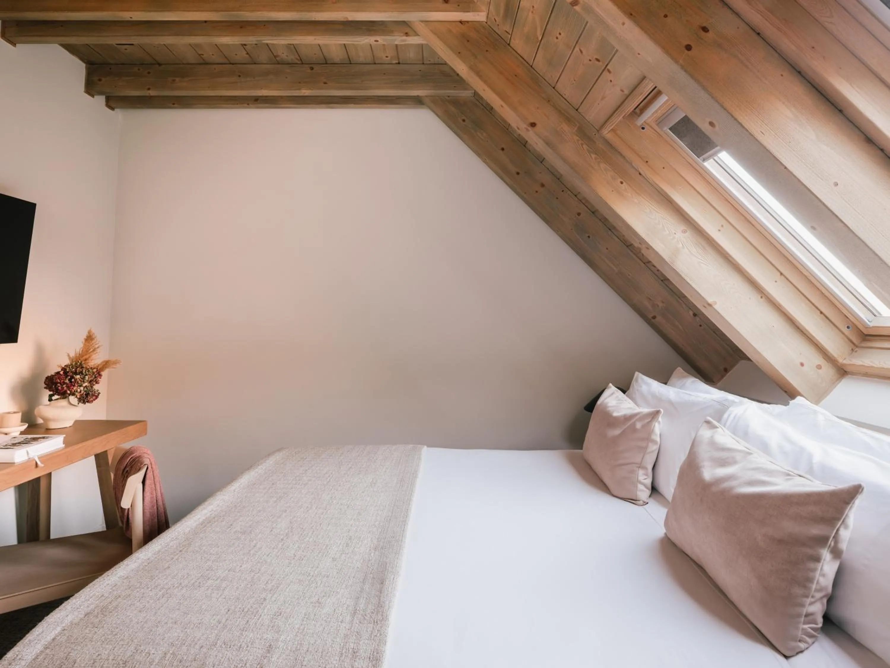 Bed in MIM Baqueira Member of Melia Collection