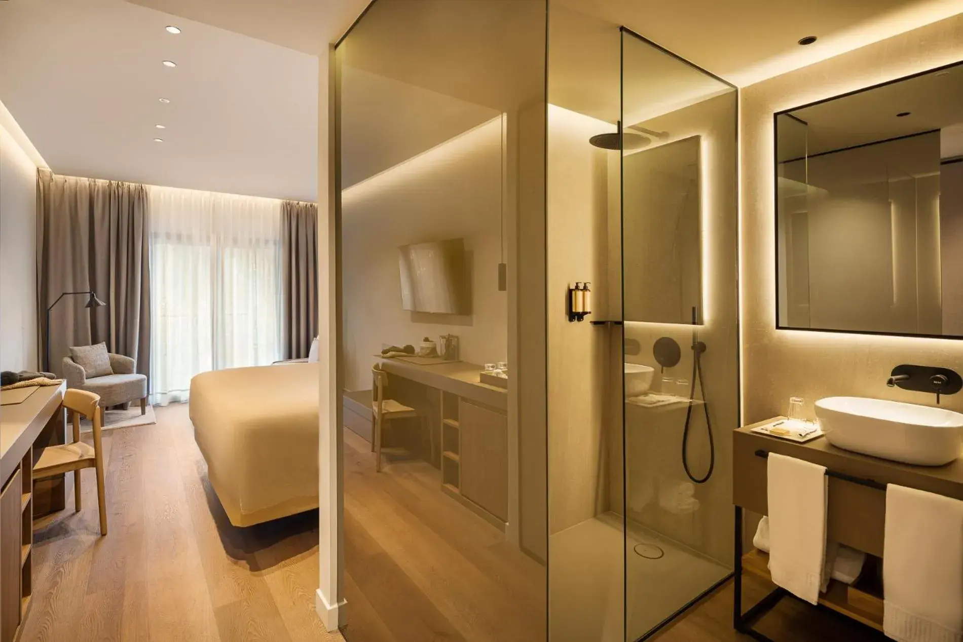 Superior Double or Twin Room Half Board Included in MiM Baqueira Meliá Collection Superior Double or Twin Room Half Board Included in MiM Baqueira Meliá Collection