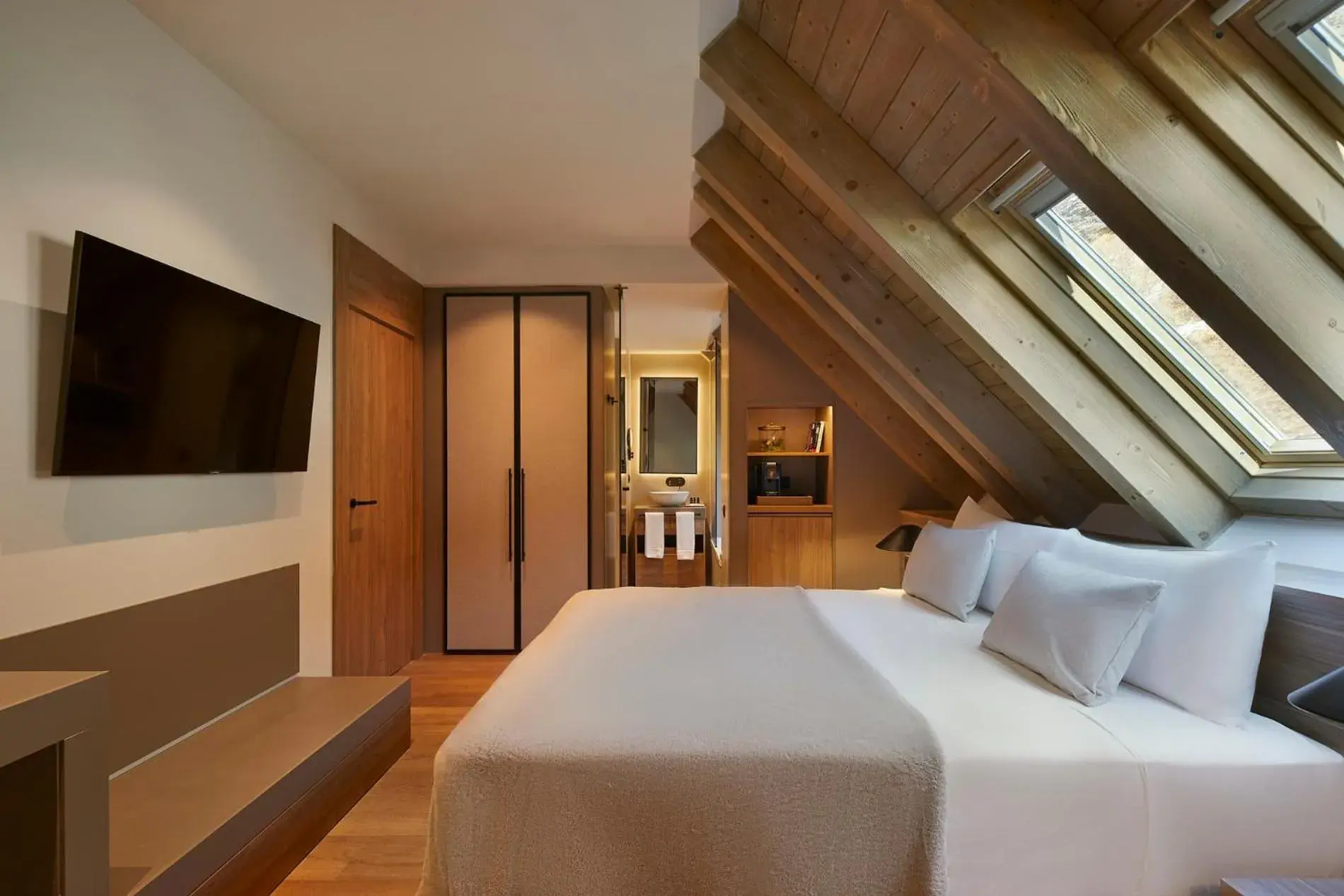 Double Room in Hotel MIM Baqueira Luxury & SPA Double Room in Hotel MIM Baqueira Luxury & SPA