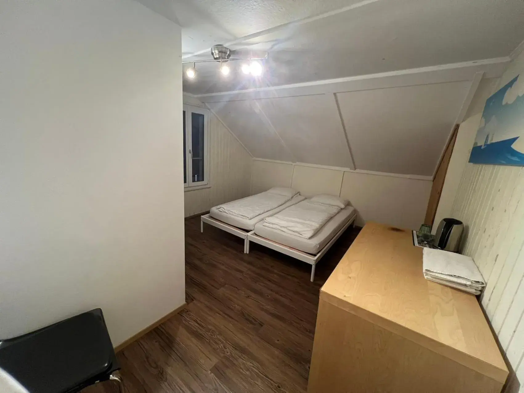 Standard Double Room On 3rd Floor No Elevator in Interlaken Linda Inn Lodge Standard Double Room On 3rd Floor No Elevator in Interlaken Linda Inn Lodge