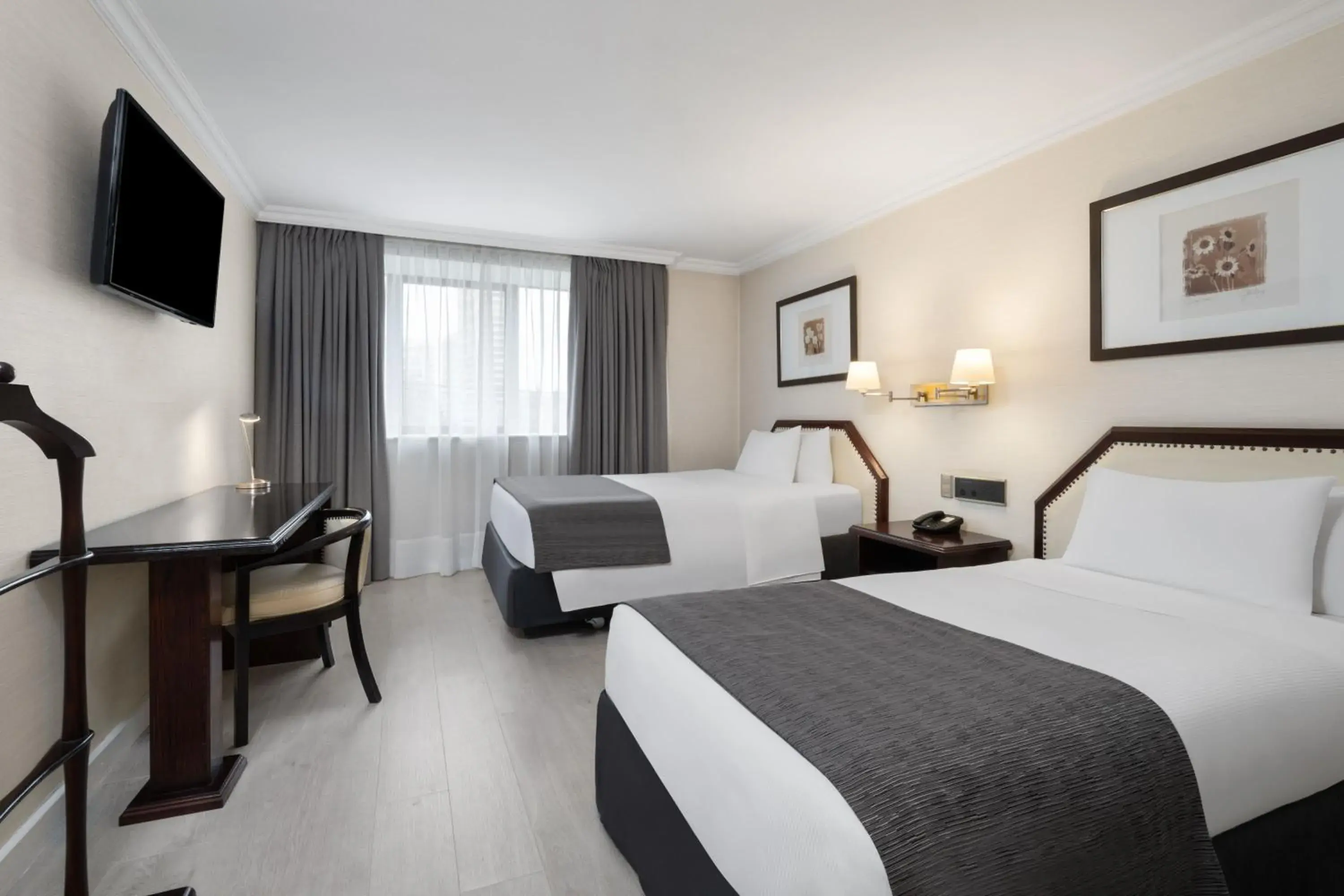 Standard Queen Room with Two Queen Beds, Non-Smoking in Wyndham Garden Santiago Kennedy Standard Queen Room with Two Queen Beds, Non-Smoking in Wyndham Garden Santiago Kennedy