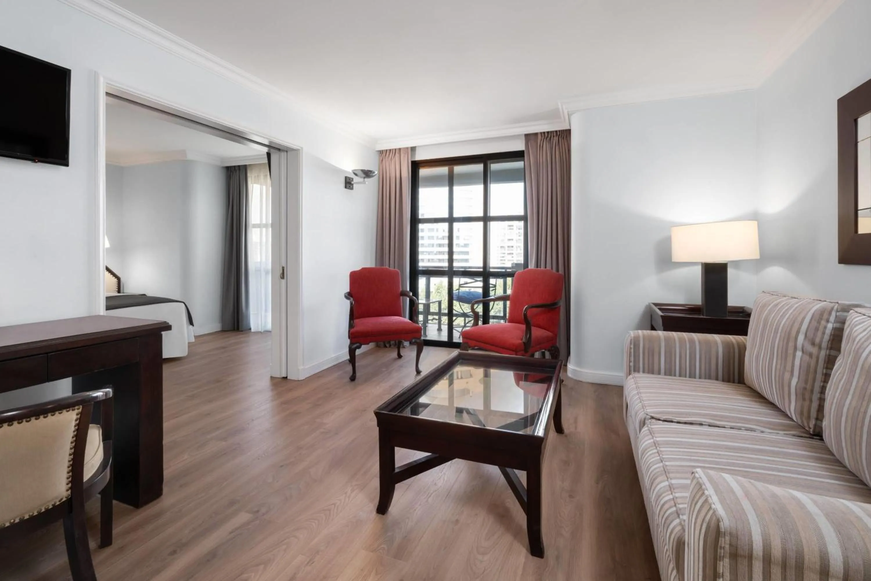 Photo of the whole room in Wyndham Garden Santiago Kennedy