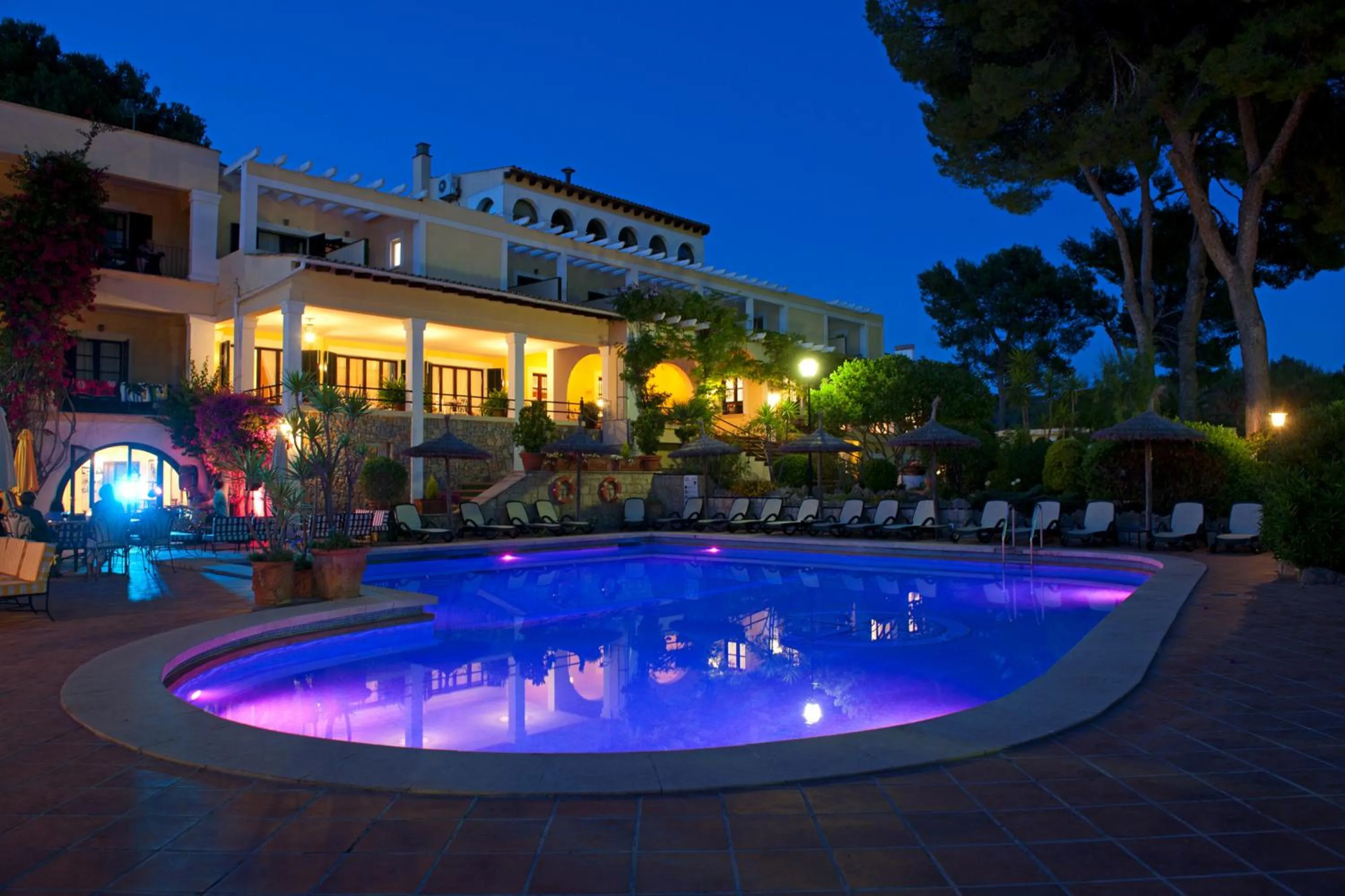 Night in Hotel Bahia