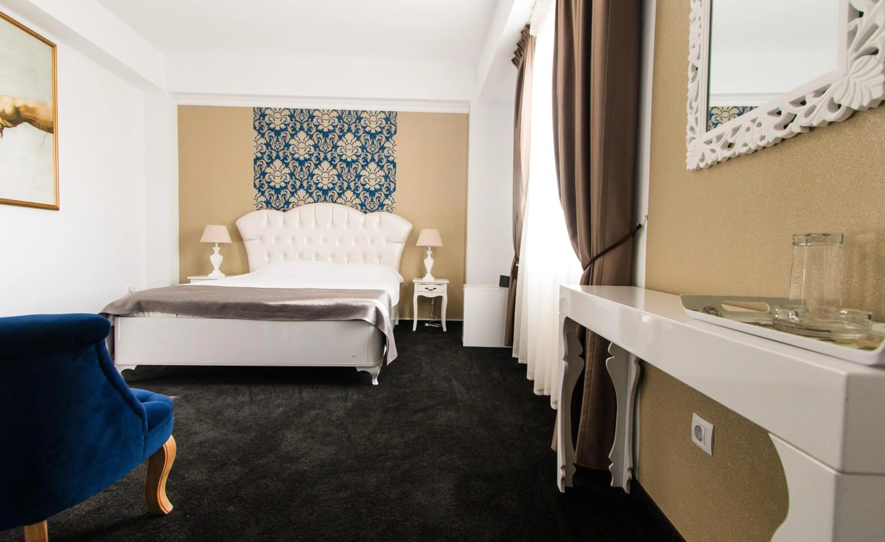 Photo of the whole room, Bed in Hotel Evianne Boutique