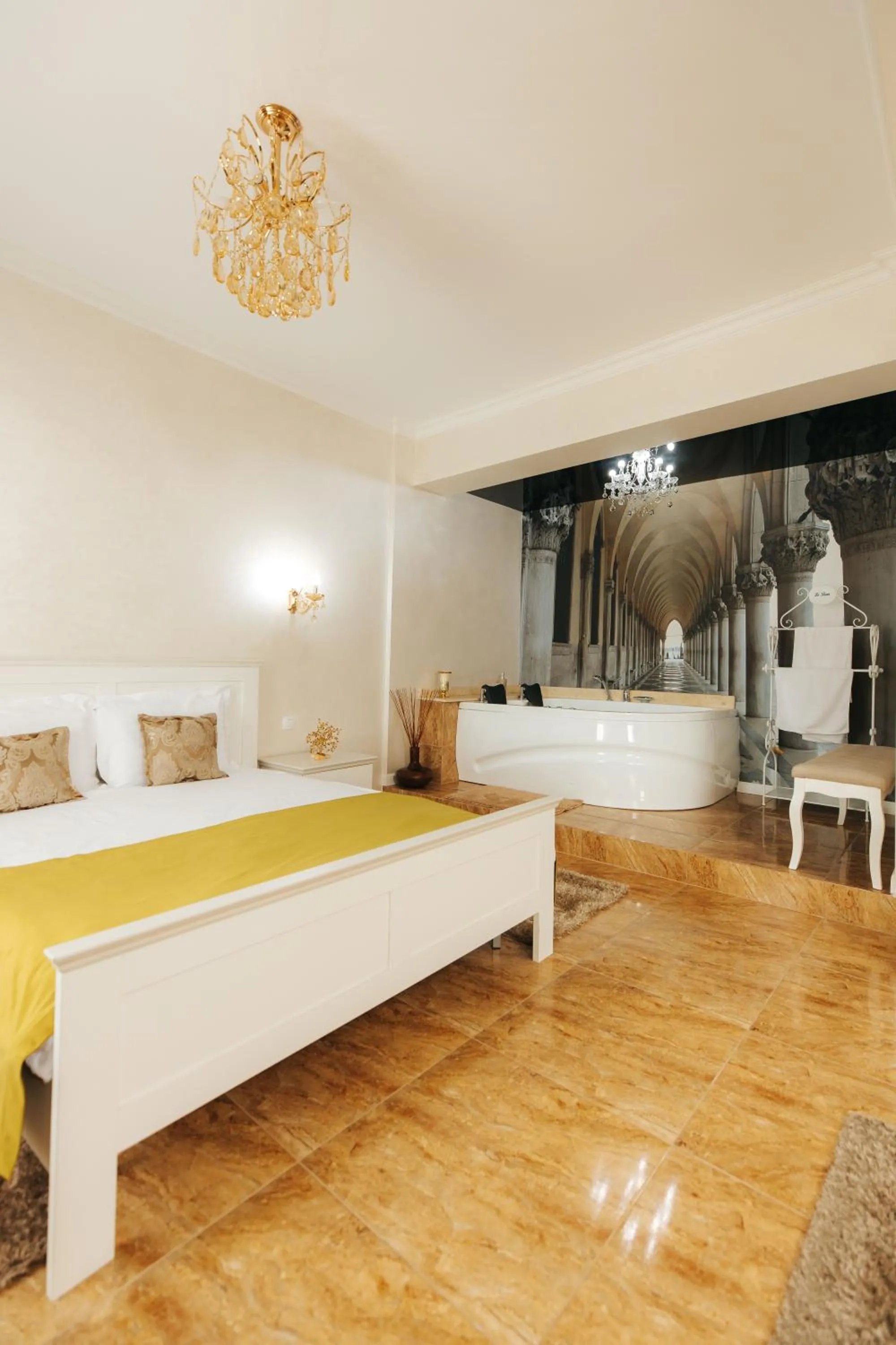 Photo of the whole room in Hotel Evianne Boutique