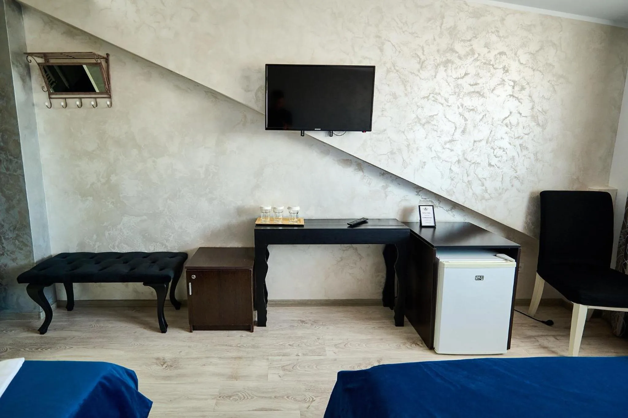 Photo of the whole room, Bed in Hotel Evianne Boutique