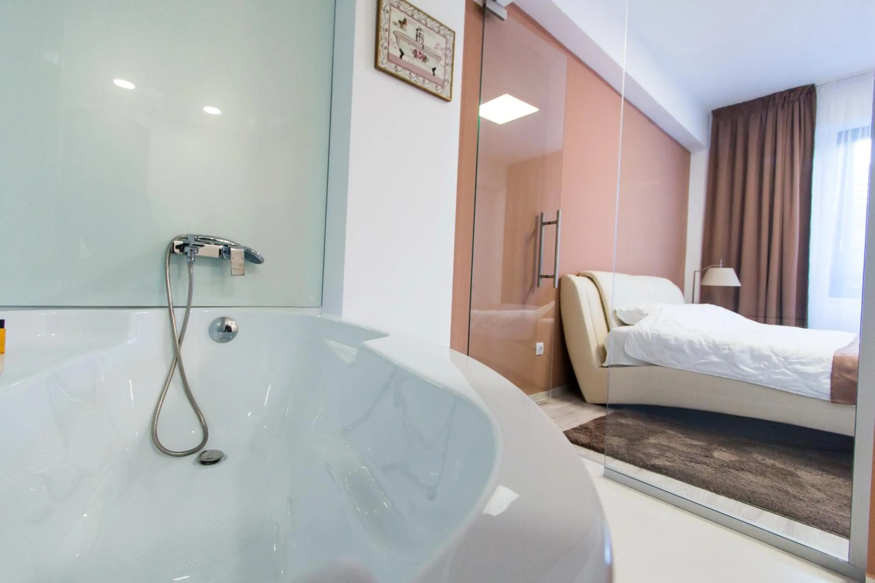 Bathroom, Bed in Hotel Evianne Boutique