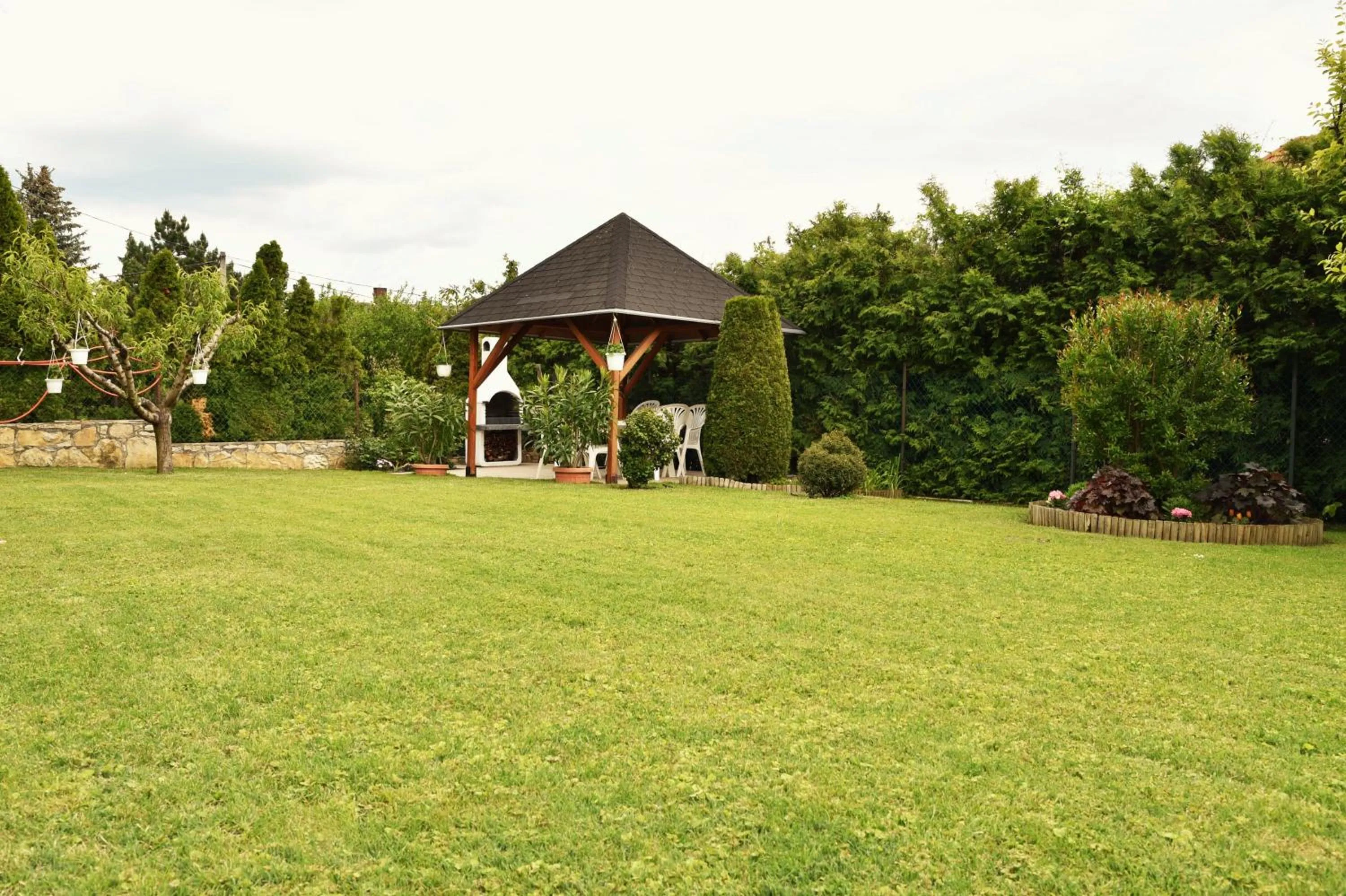 Garden in Ludika Vendégház