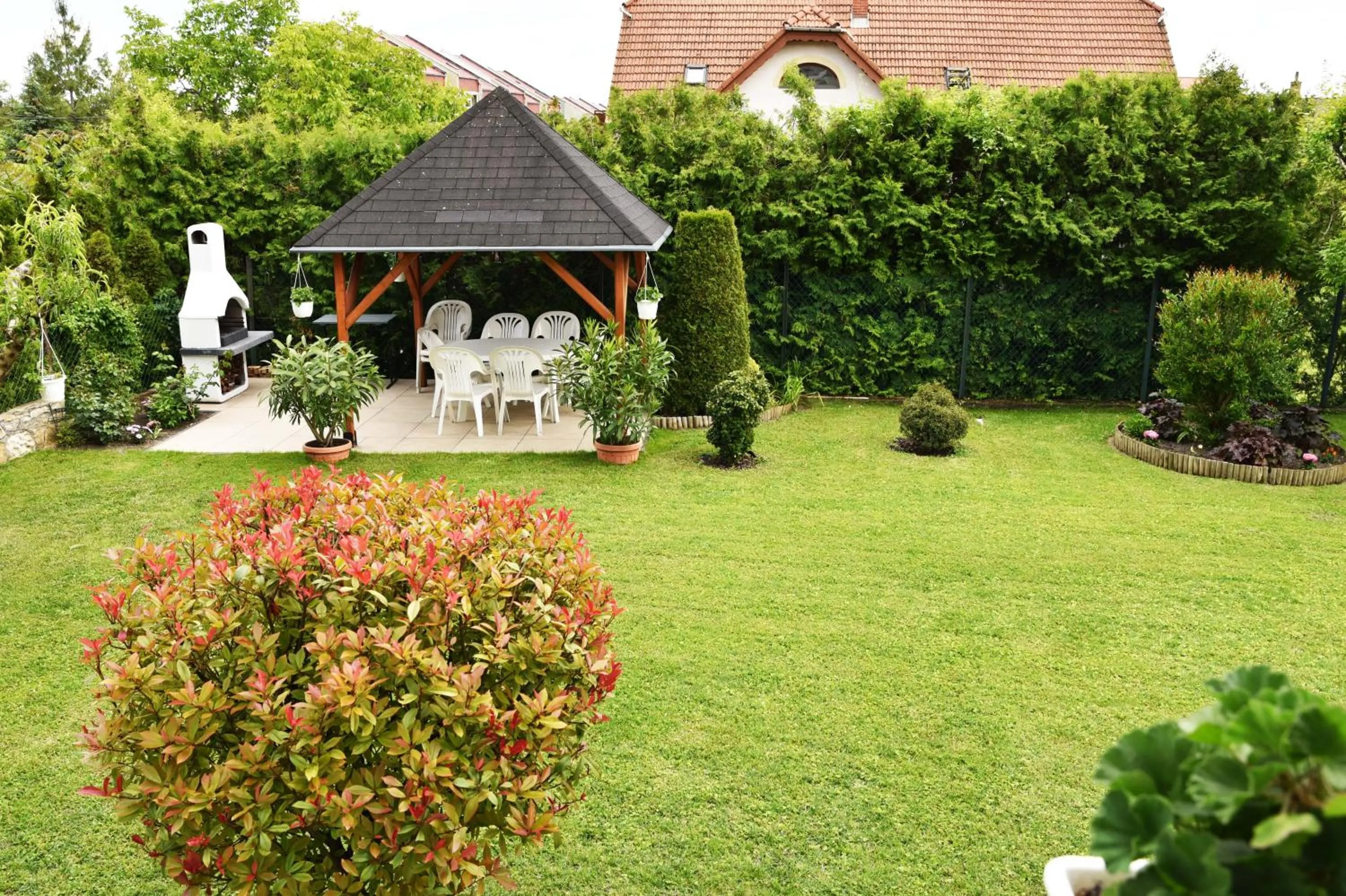 Garden in Ludika Vendégház