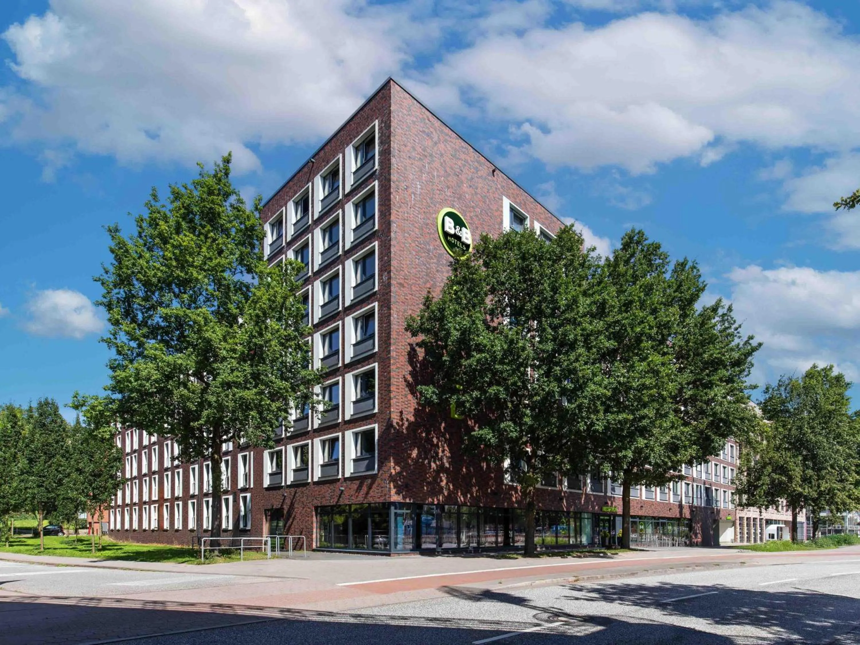 Property building in B&B Hotel Hamburg City-Ost