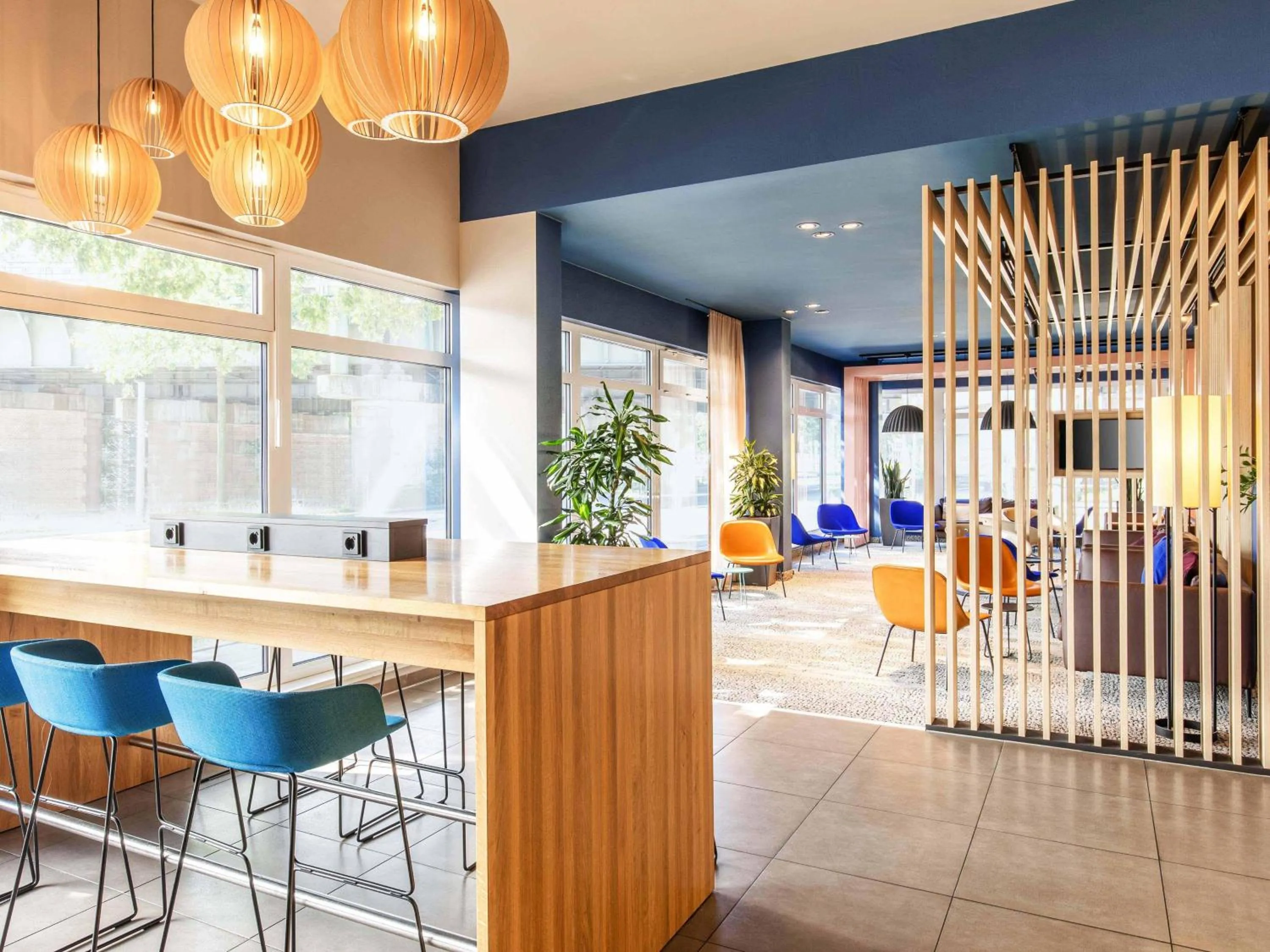 Lobby or reception in B&B Hotel Hamburg City-Ost