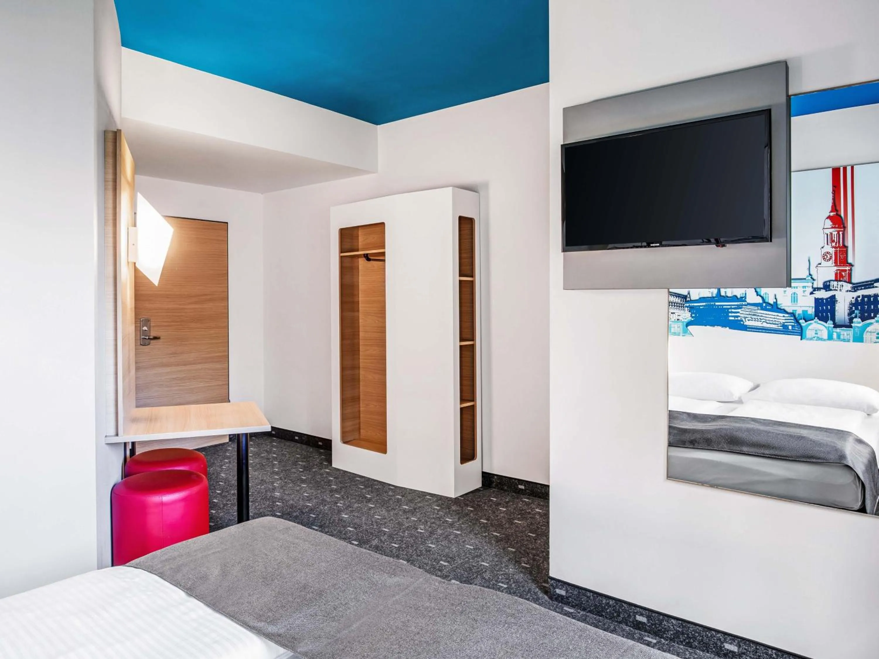 Photo of the whole room, Bed in B&B Hotel Hamburg City-Ost