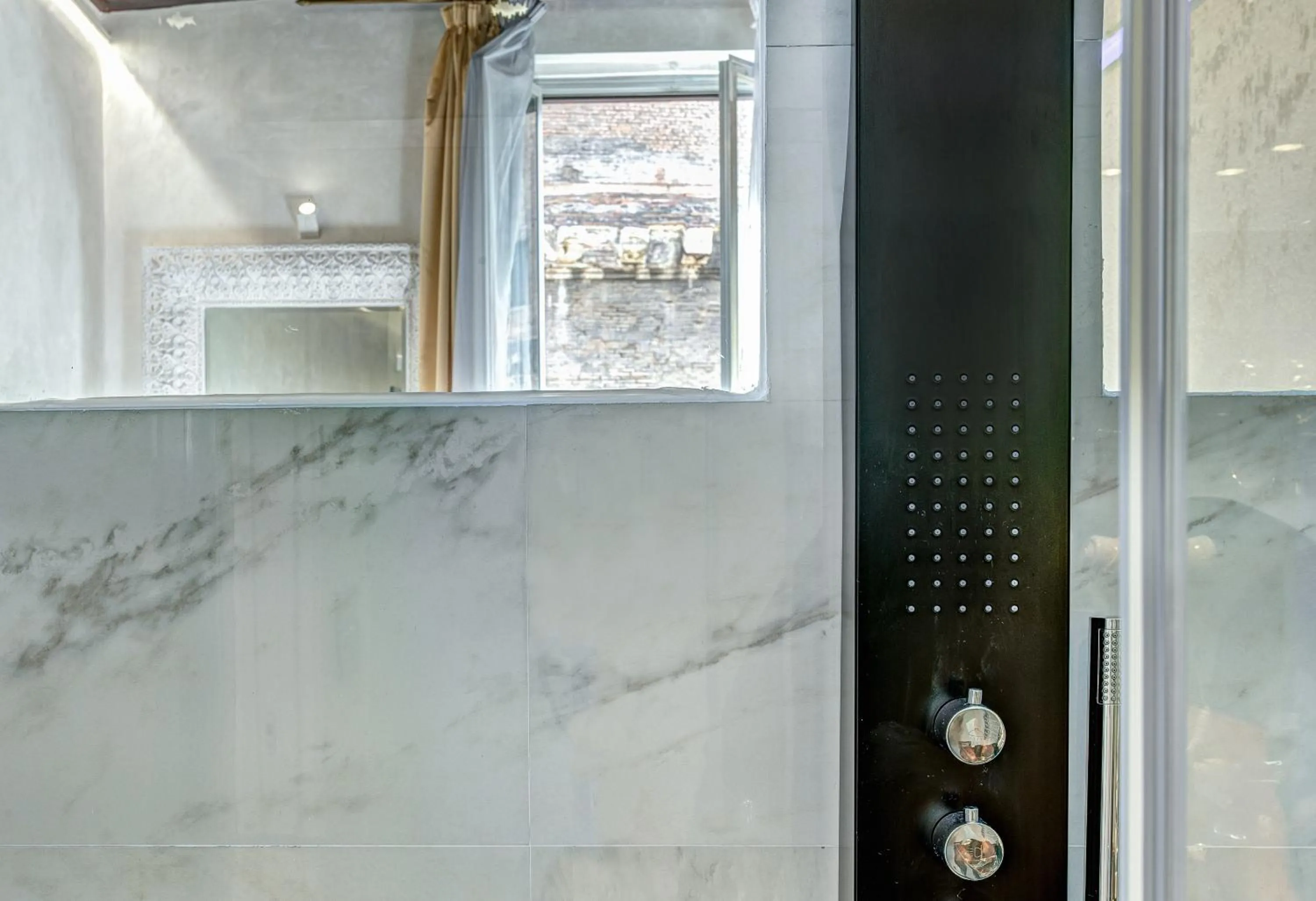 Bathroom in Hub Pantheon