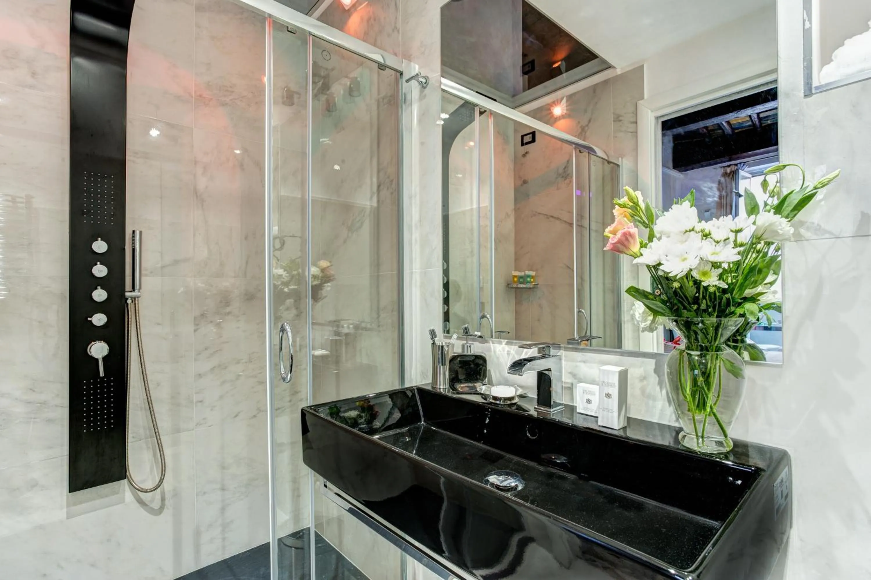 Bathroom in Hub Pantheon