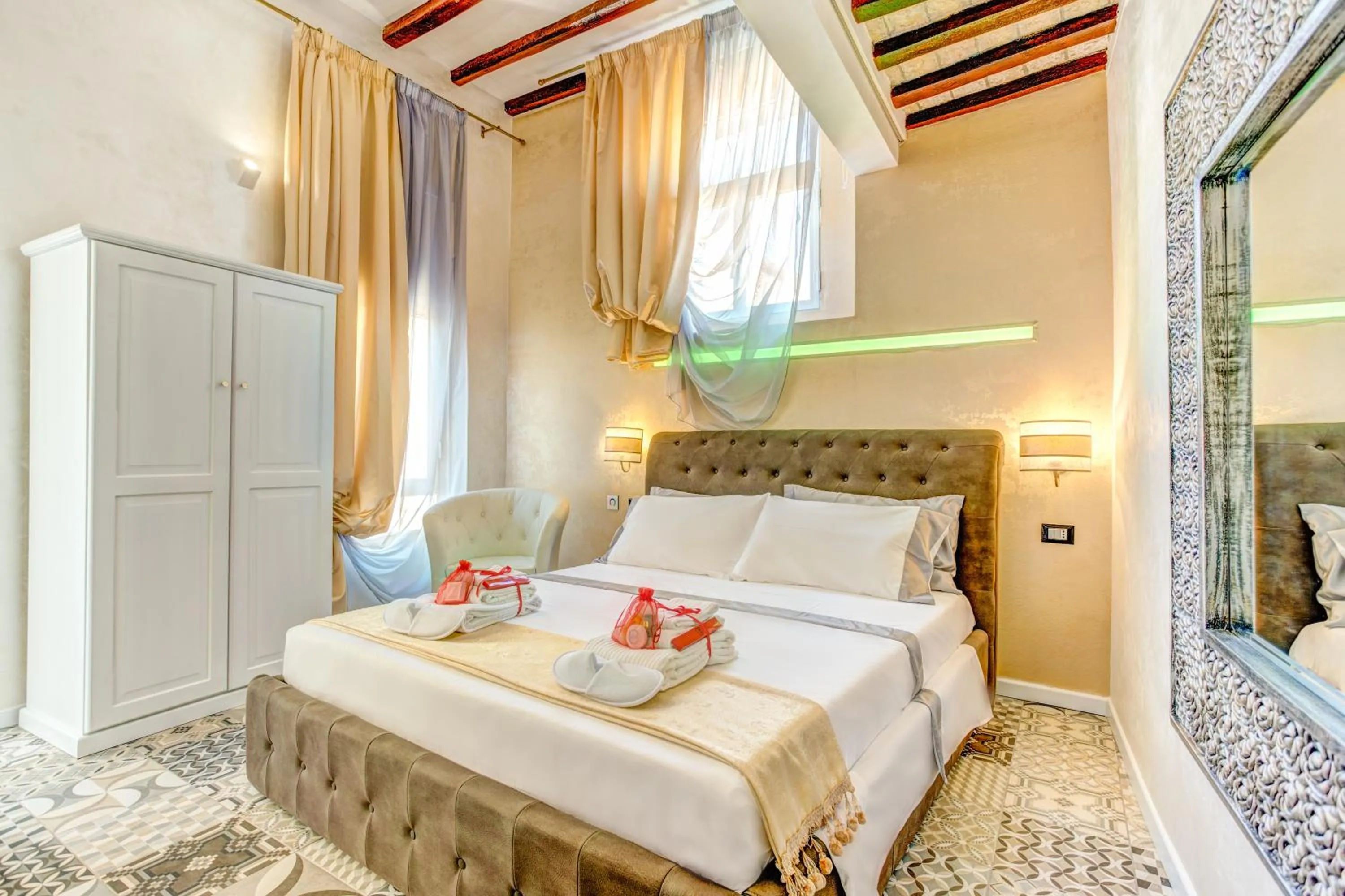 Bedroom, Bed in Hub Pantheon