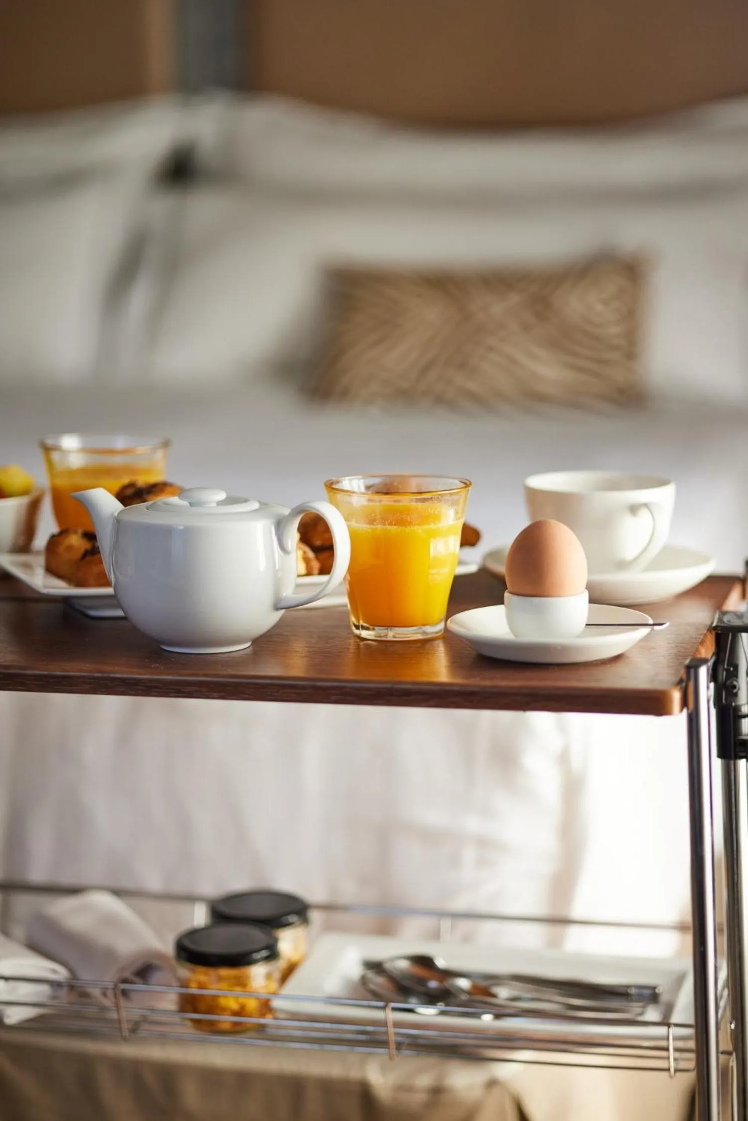 room service, Bed in Iriarte Jauregia Hotel