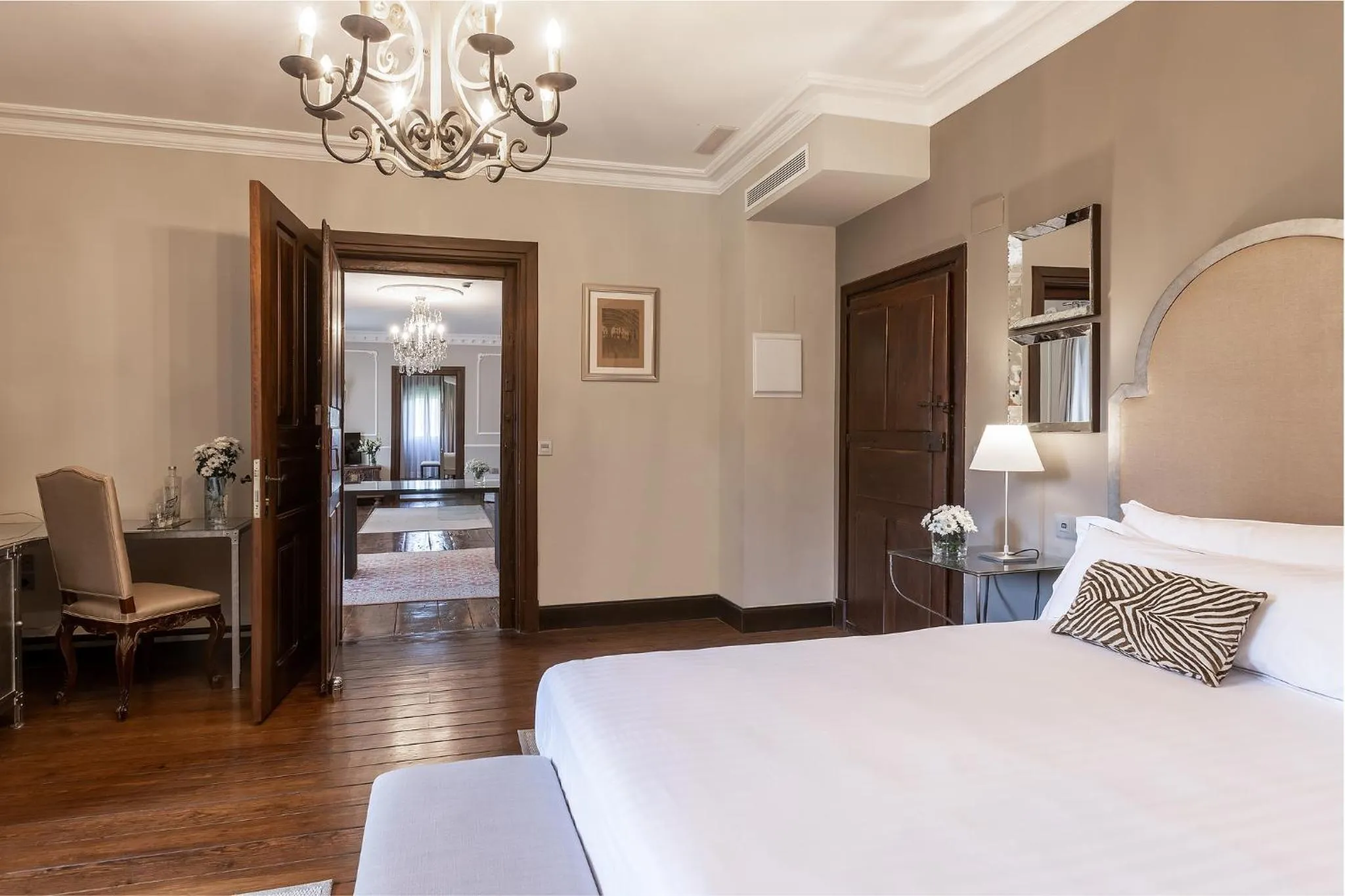 Family, Bed in Iriarte Jauregia Hotel