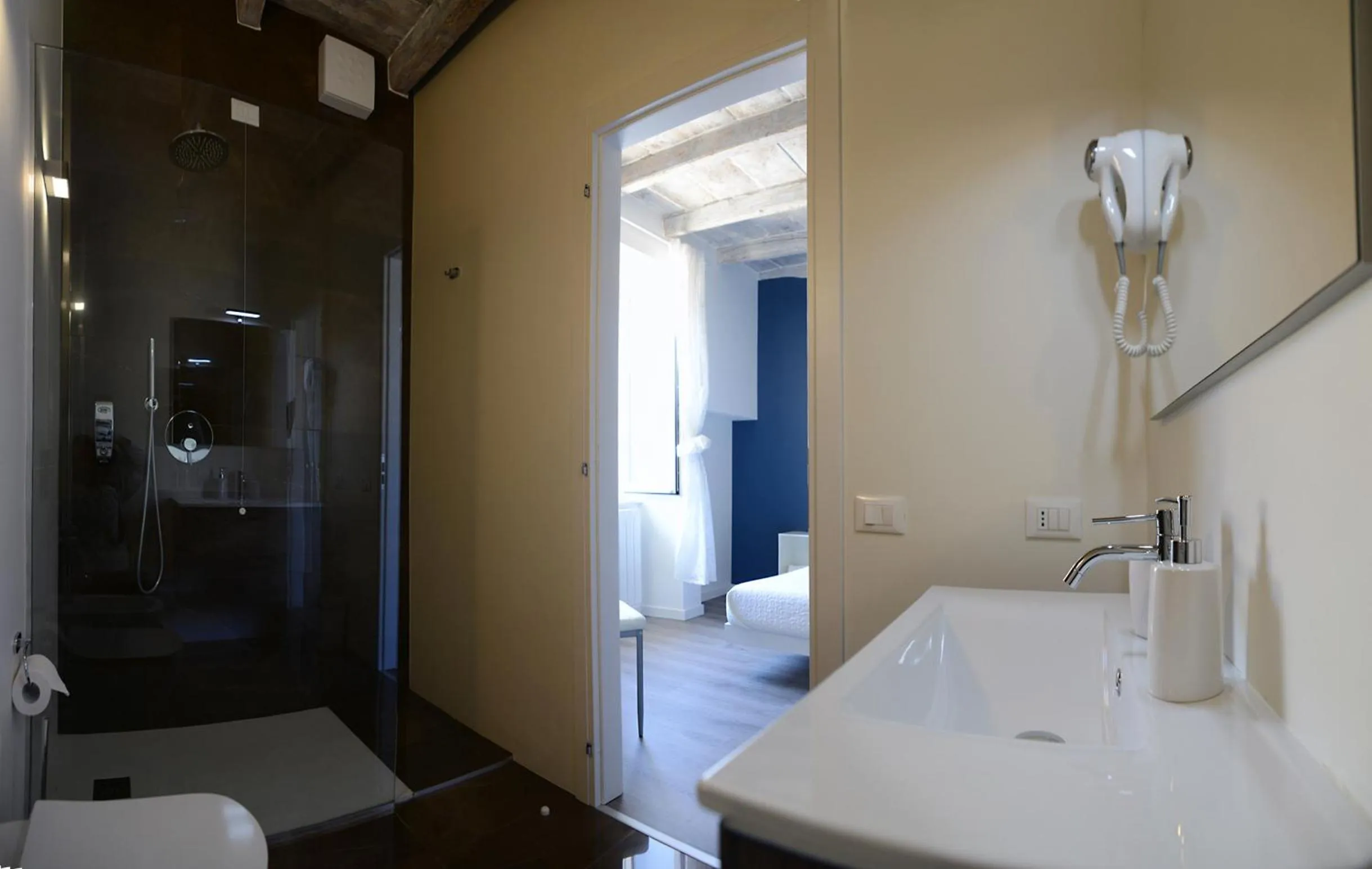 Bathroom in Iseo Lake - Rooms & Apartments