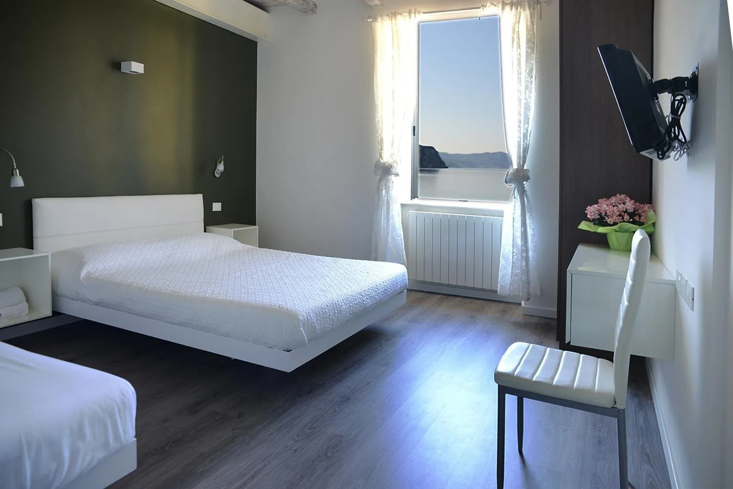 Photo of the whole room, Bed in Iseo Lake - Rooms & Apartments