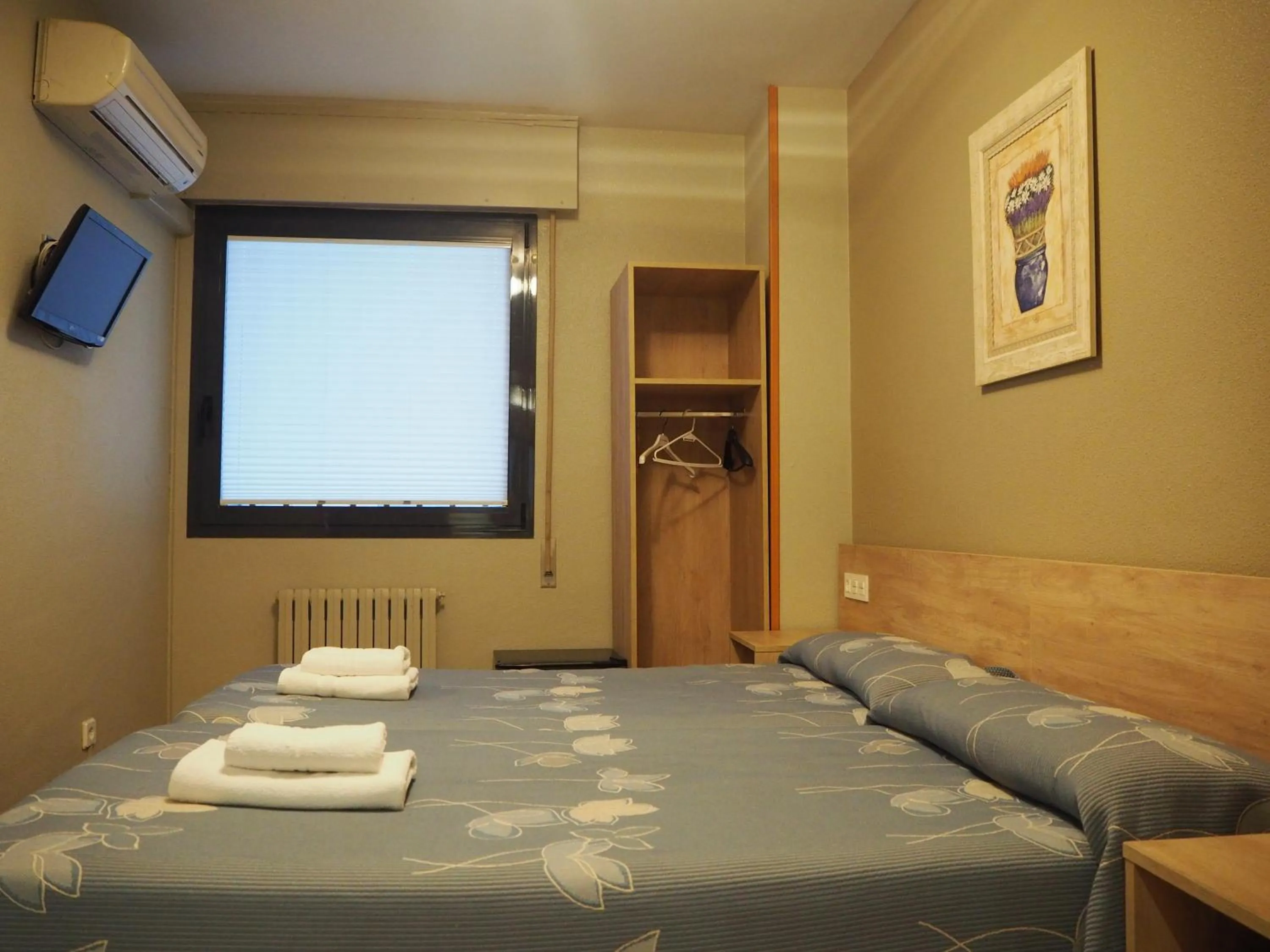 Hostal Acella