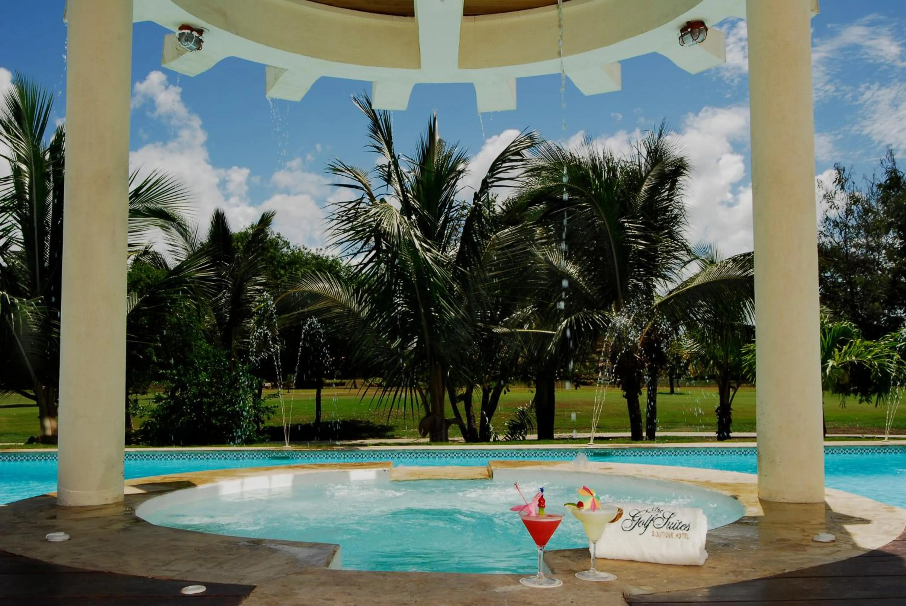 Swimming pool in The Golf Suites