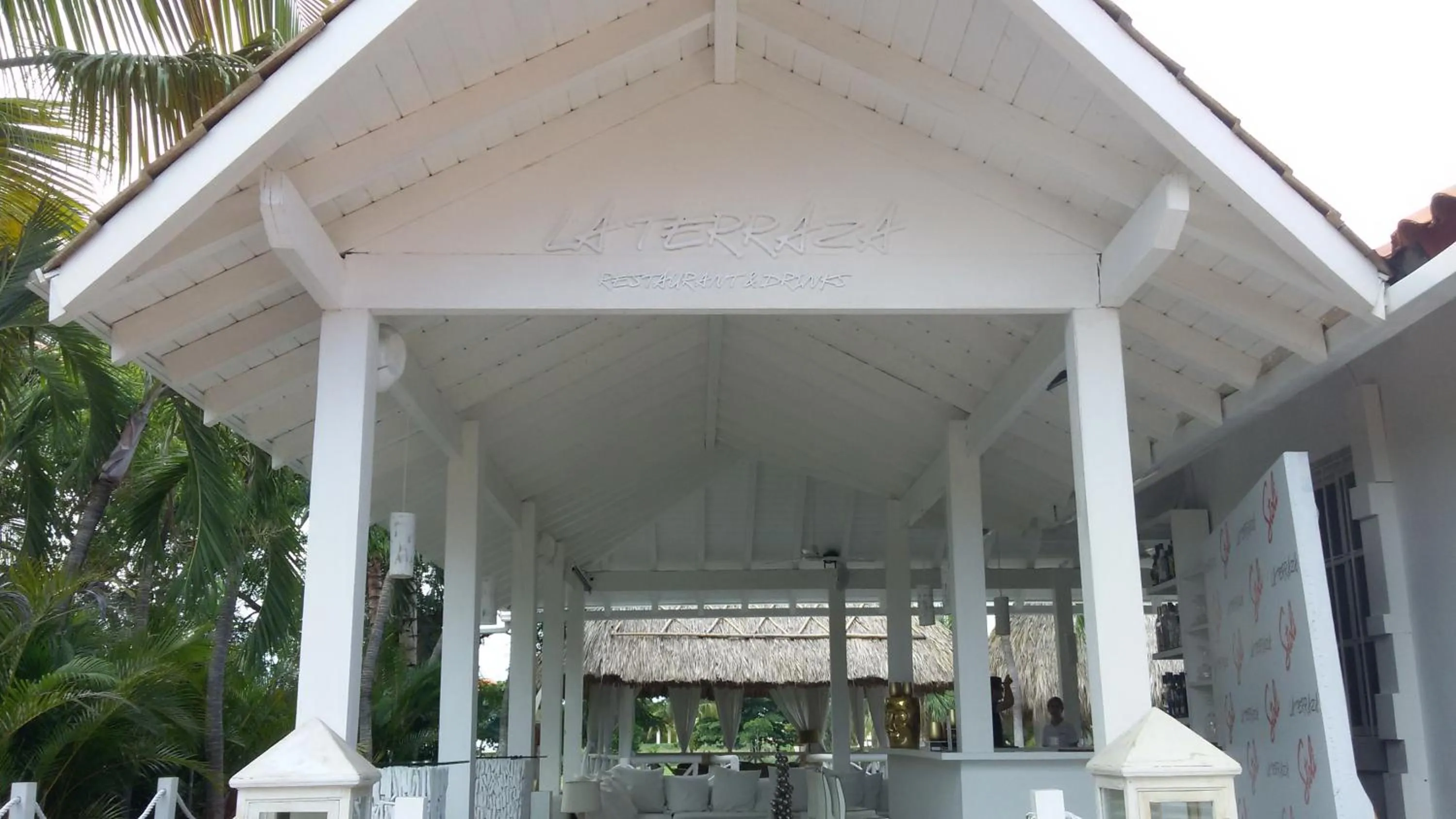 Restaurant/places to eat in The Golf Suites