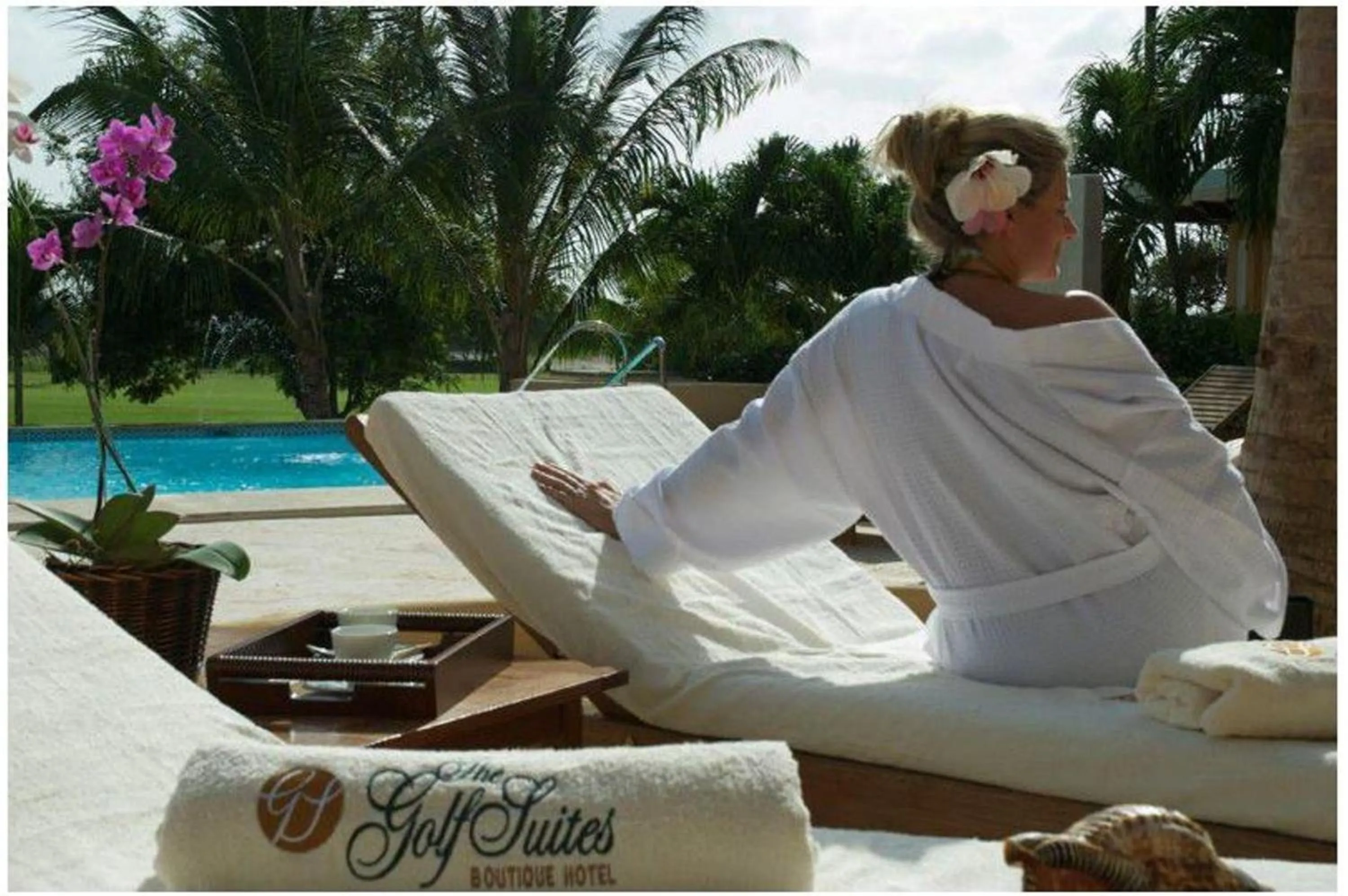 Swimming pool in The Golf Suites