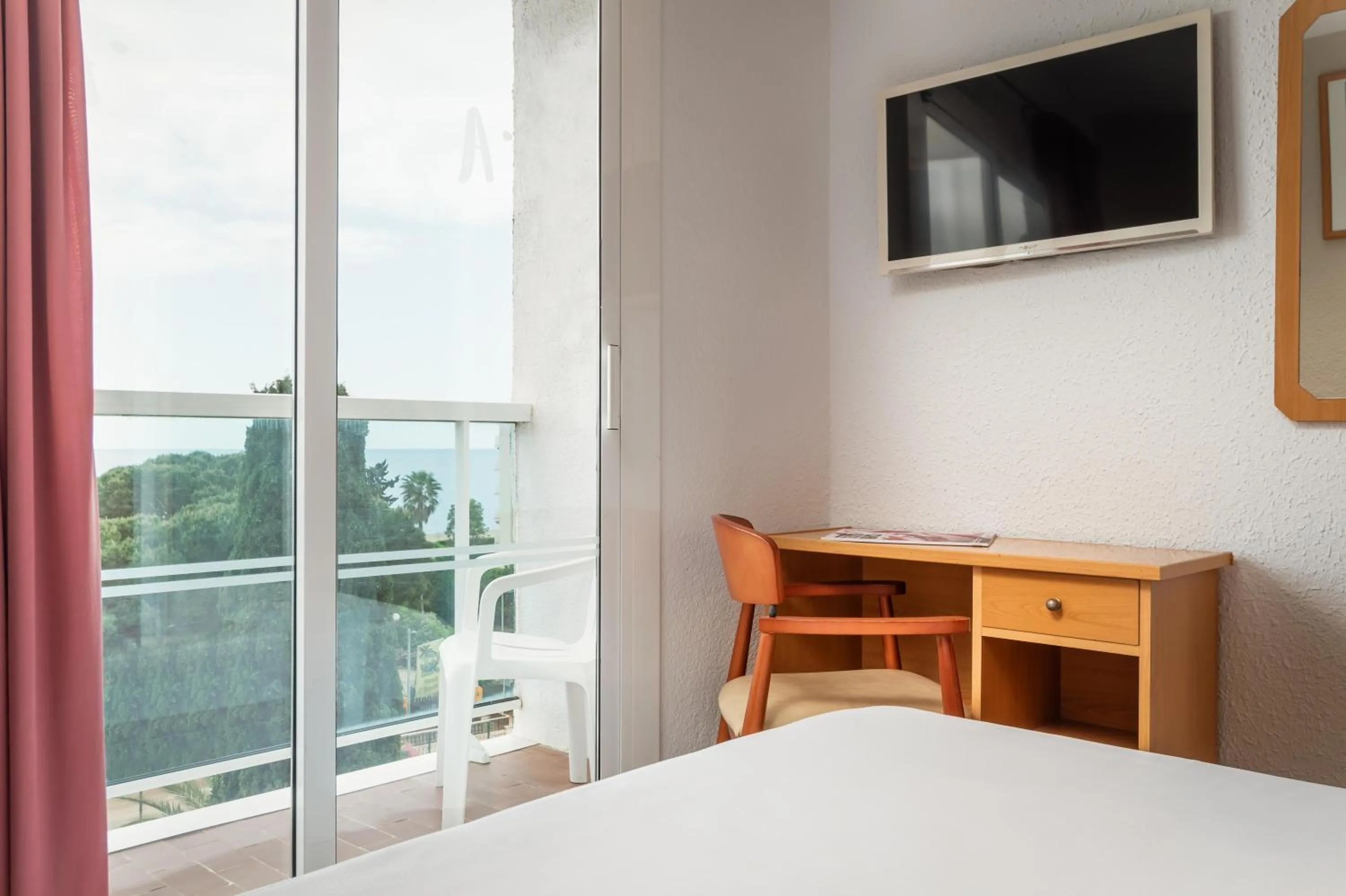 Photo of the whole room, Bed in ALEGRIA Cartago Nova