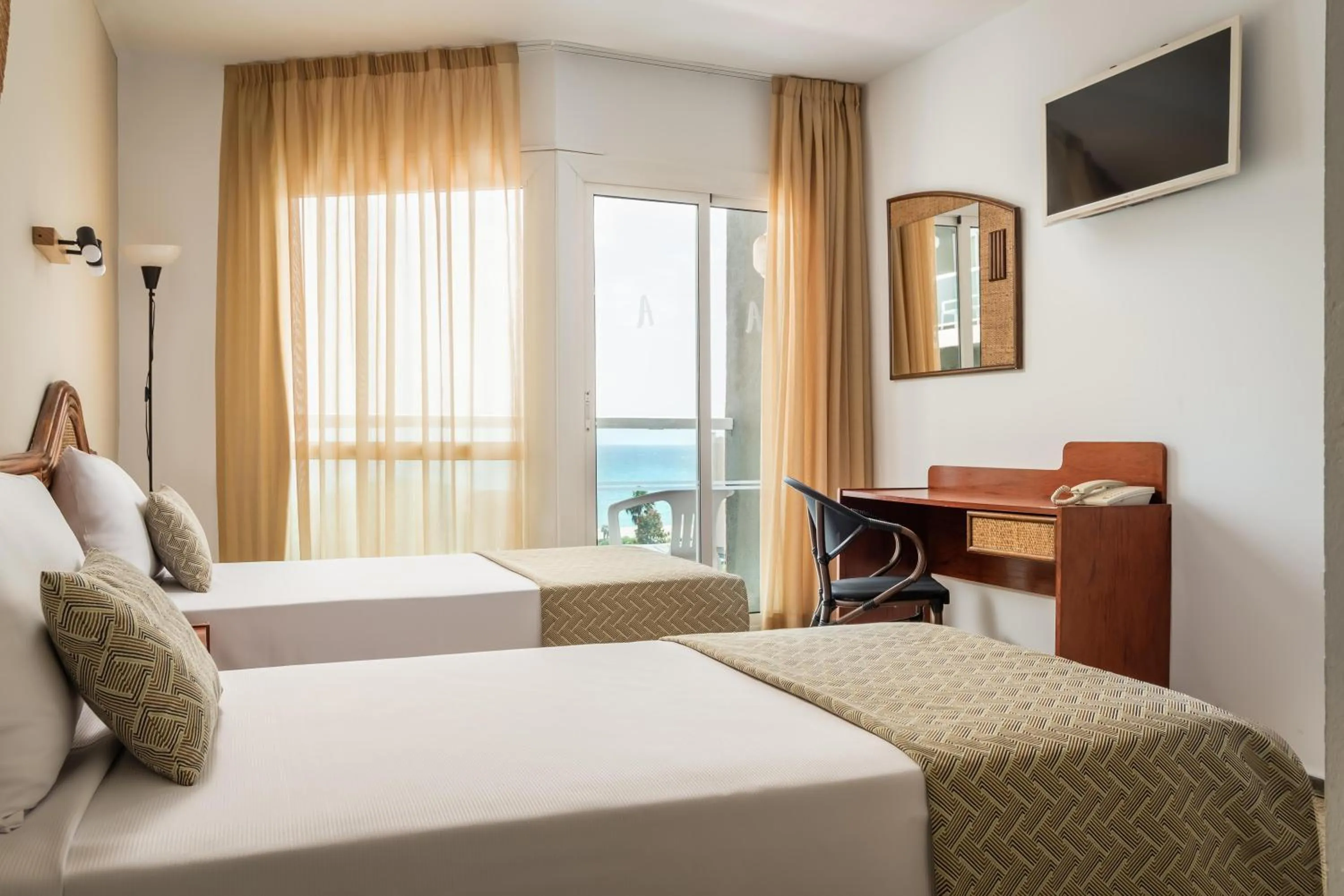 Photo of the whole room, Bed in ALEGRIA Cartago Nova