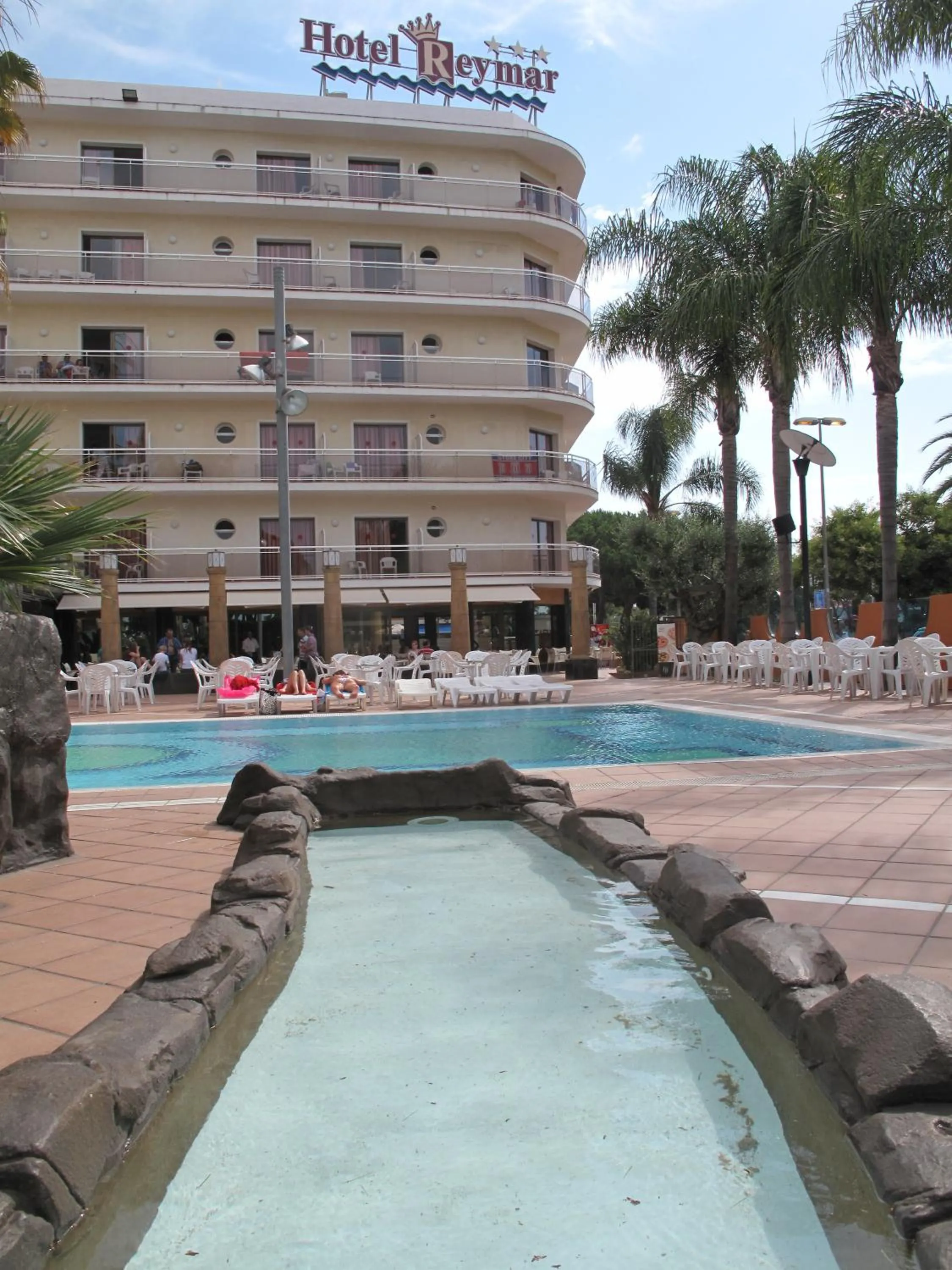 Swimming pool in Hotel Reymar