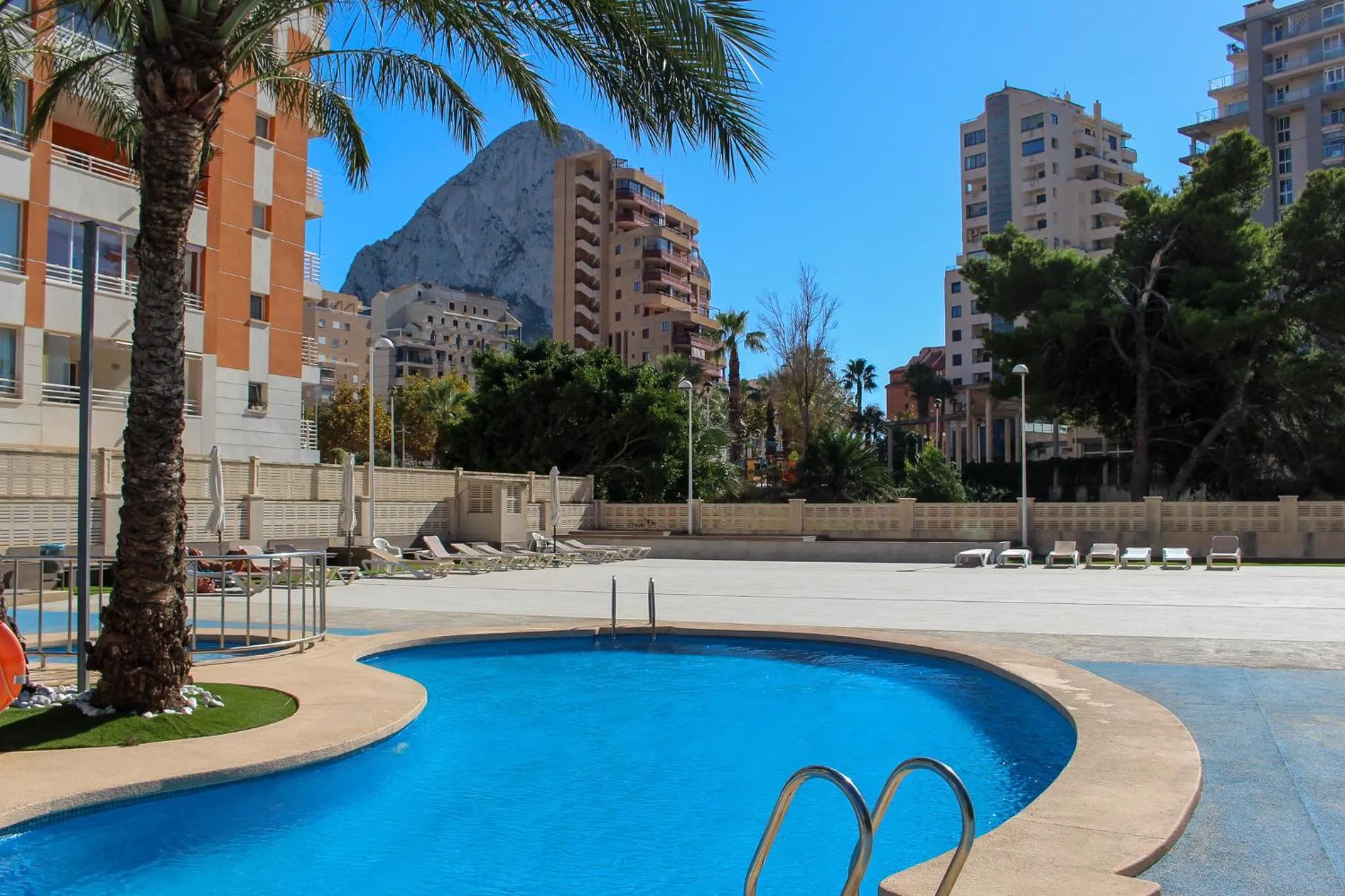 Swimming pool in Apartamentos Larimar Unitursa