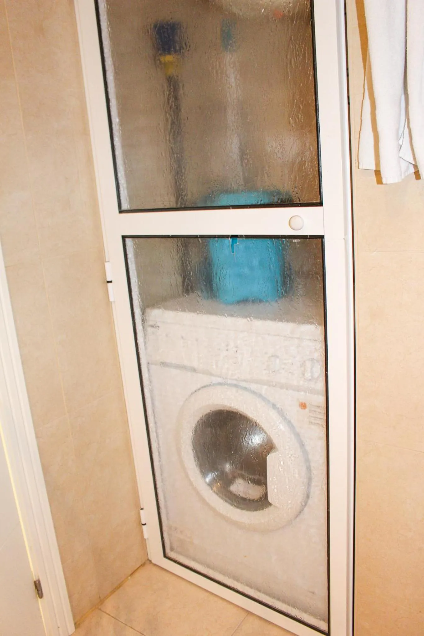 washing machine in Apartamentos Larimar Unitursa