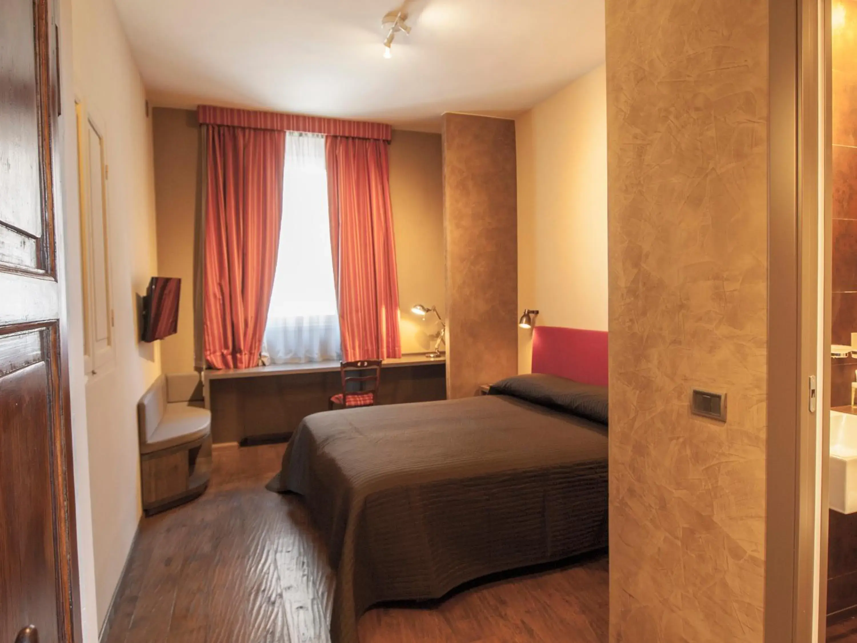 Standard Double or Twin Room in Novecento Standard Double or Twin Room in Novecento