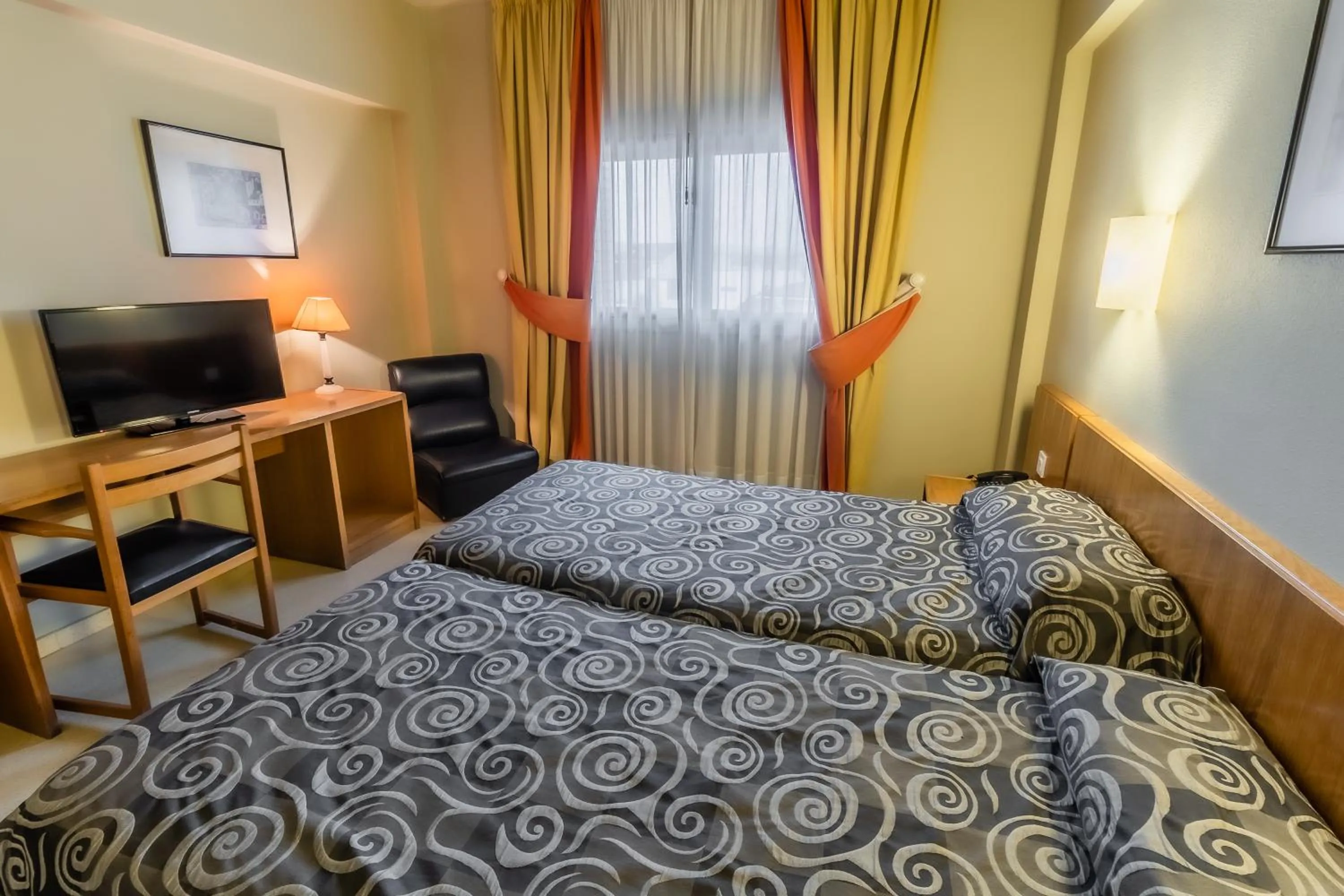 Bedroom, Bed in Hotel Alhama