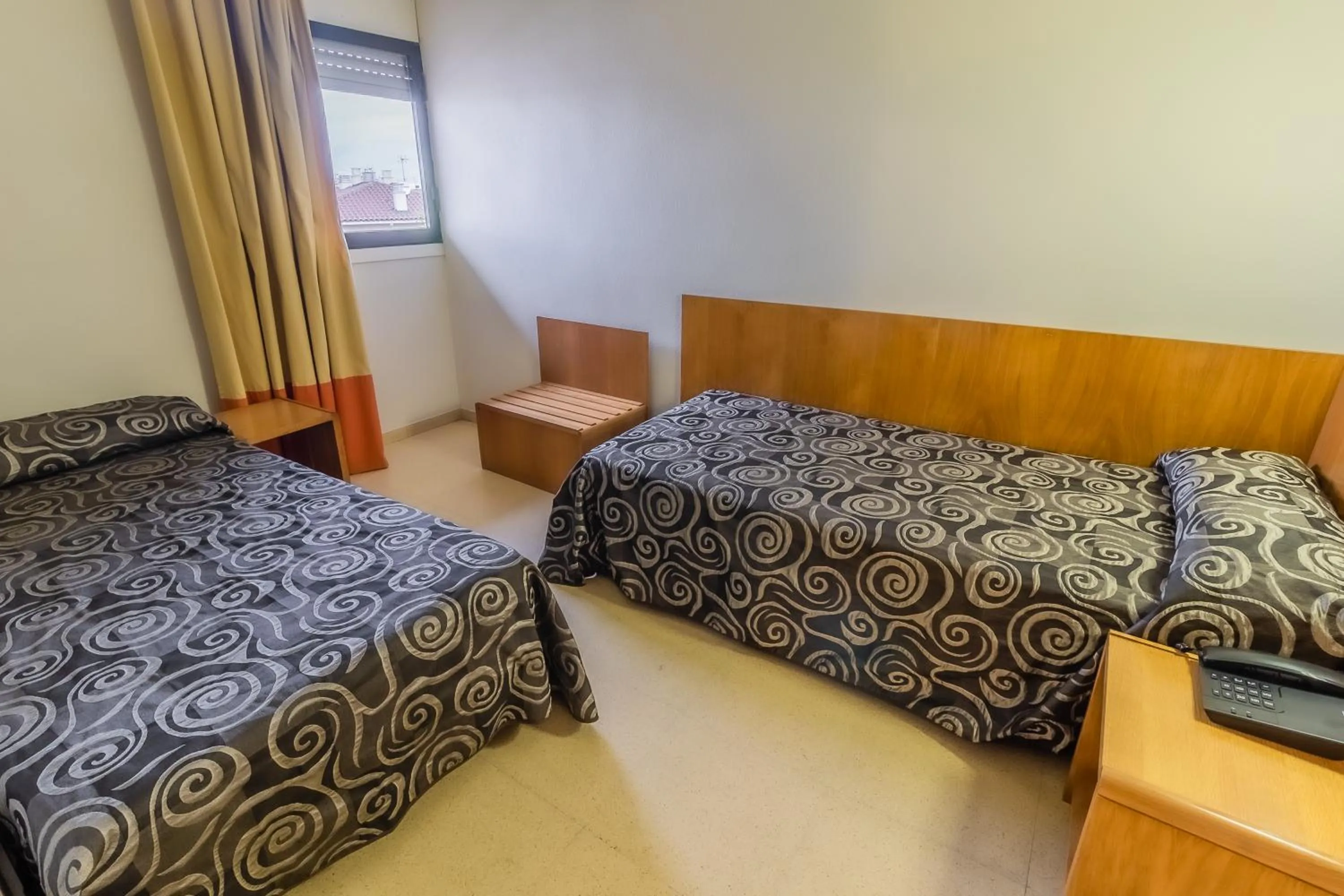 Bedroom, Bed in Hotel Alhama