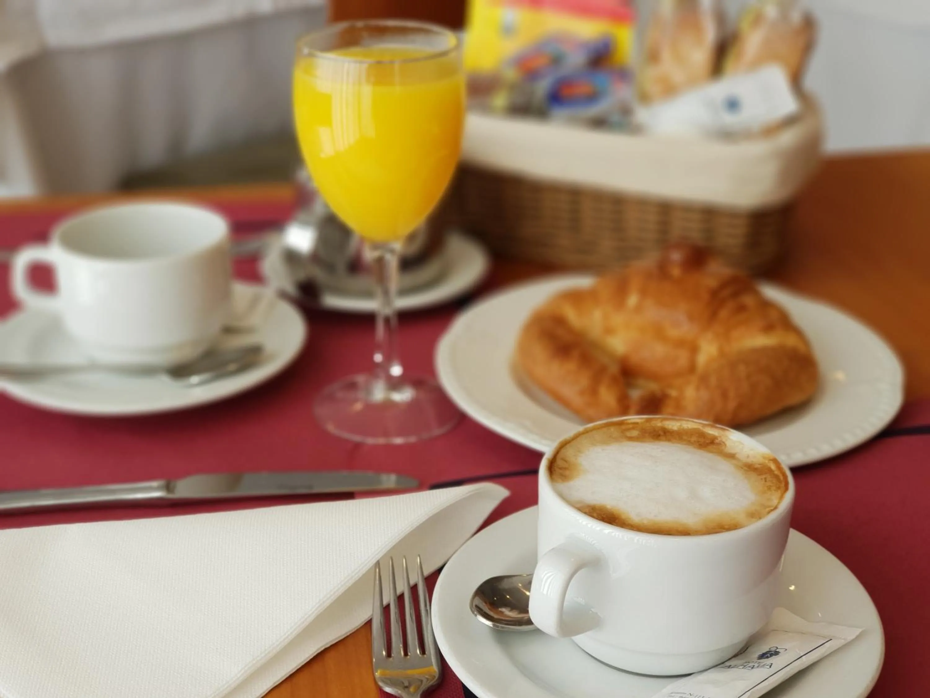 Food and drinks in Hotel Alhama