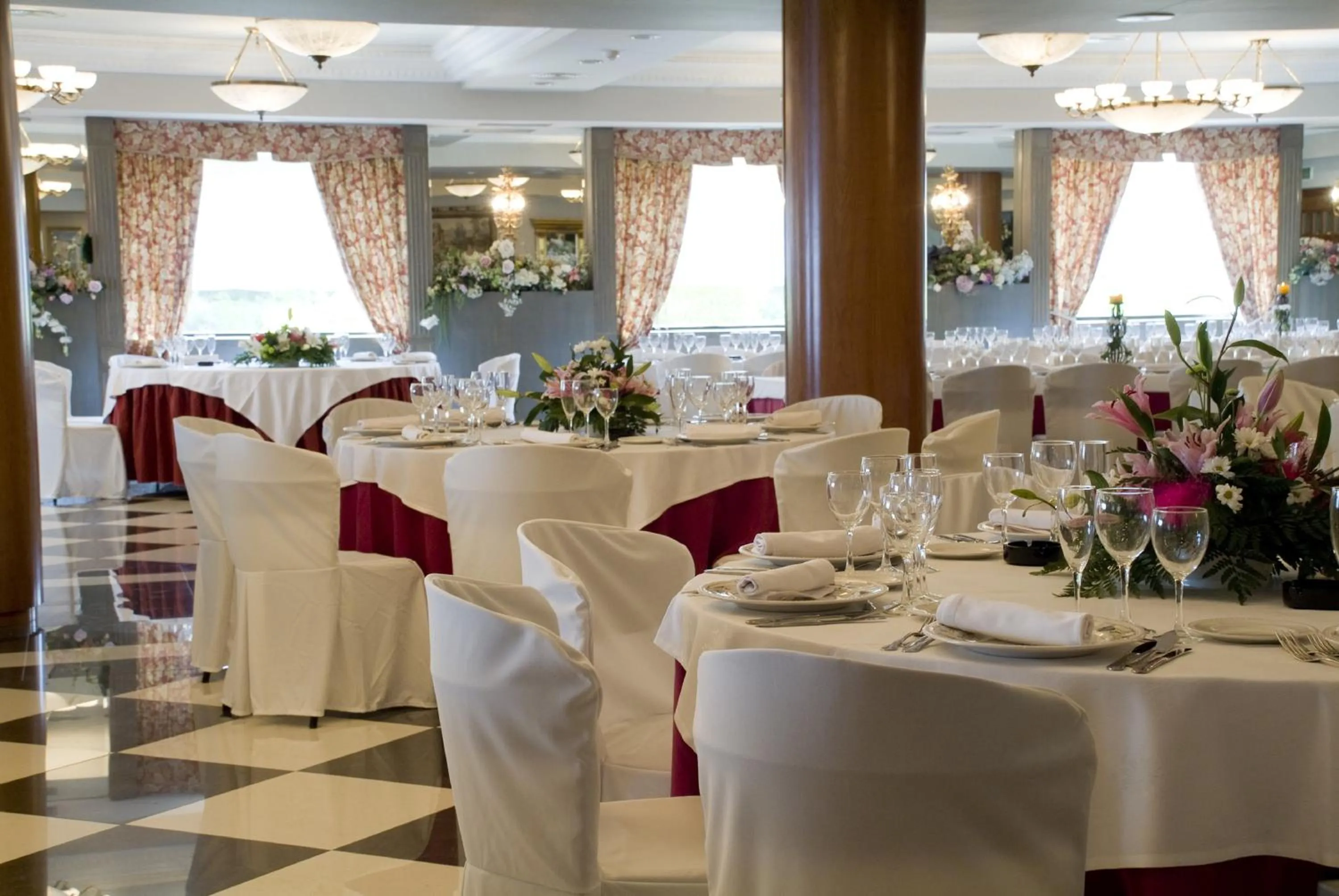 Lounge or bar in Hotel Alhama